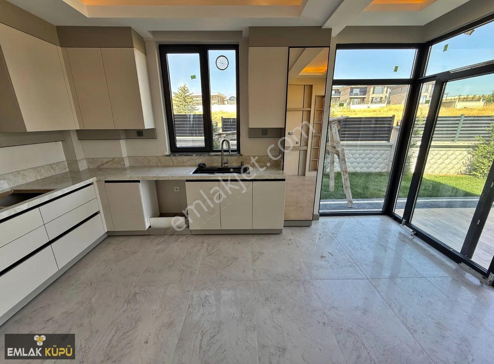 Bağlıca Mah'de Satılık 4+1 Ultra Lüks Yapıda Site İçinde Villa - Görsel 2