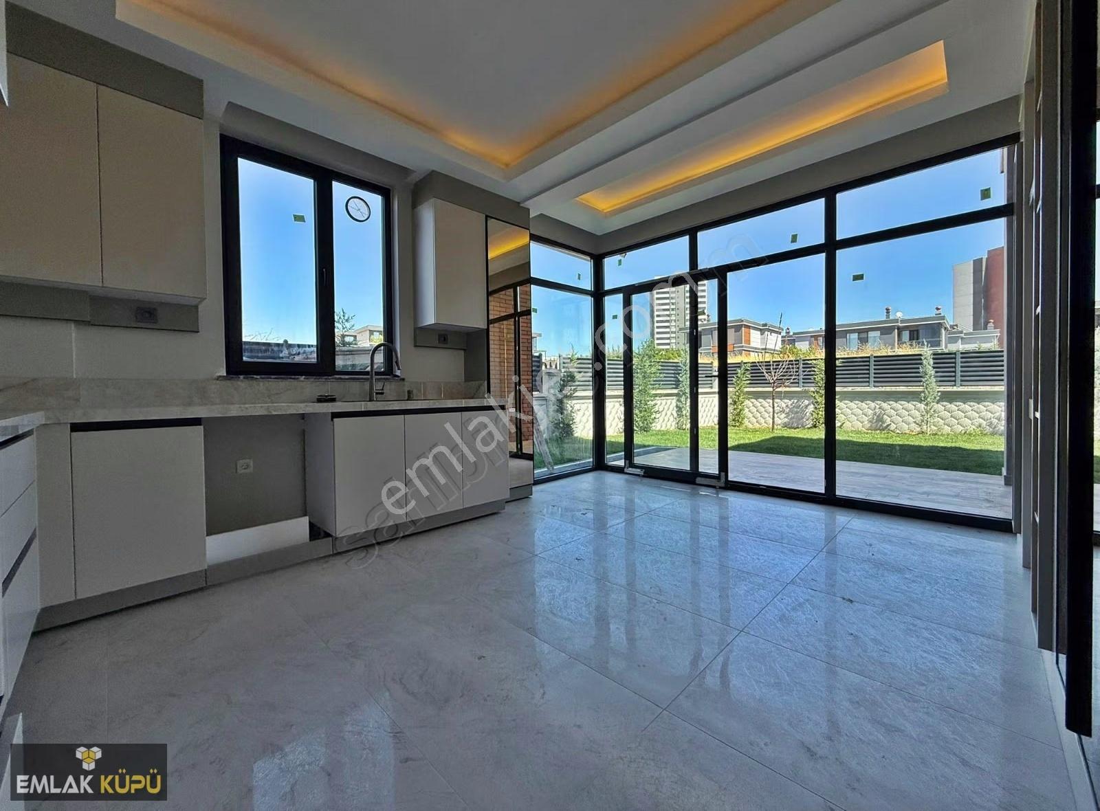Bağlıca Mah'de Satılık 4+1 Ultra Lüks Yapıda Site İçinde Villa - Görsel 12