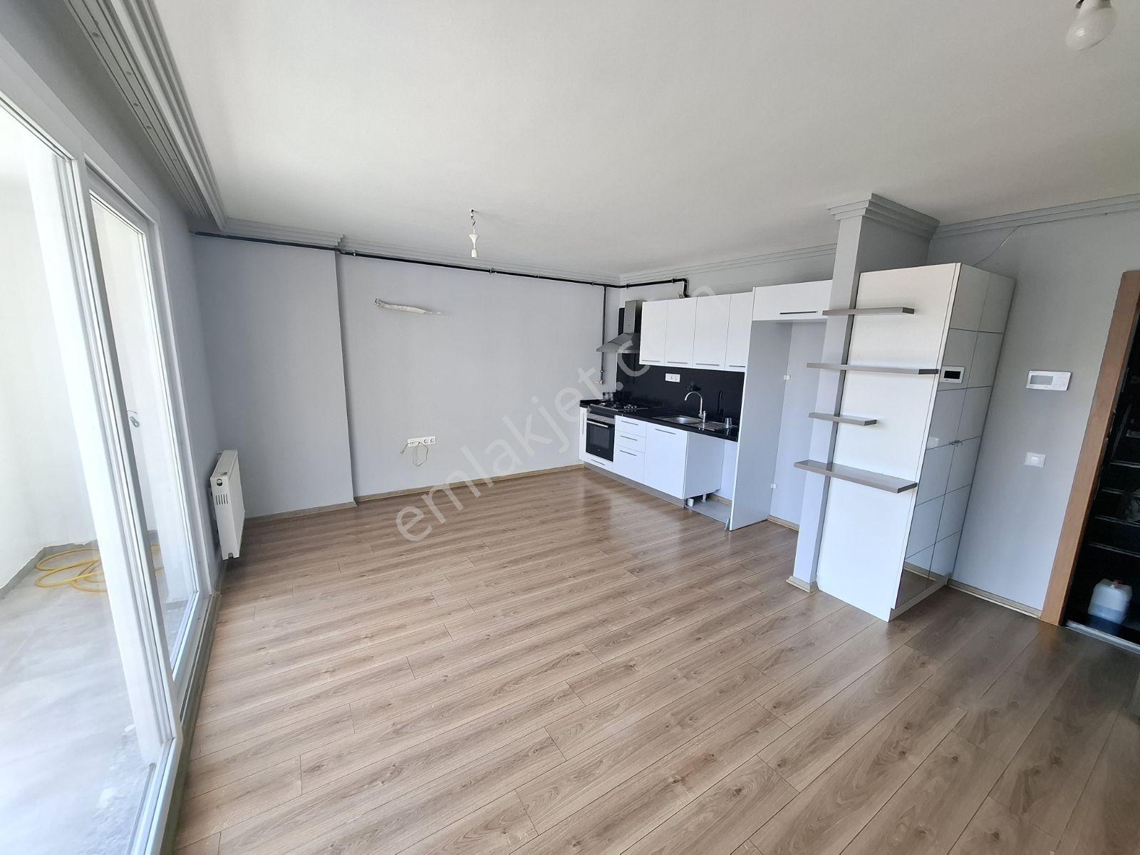 Gürselpaşa Mah. Güvenlikli Sitede 1+1 Balkonlu Havuzlu Daire - Görsel 6