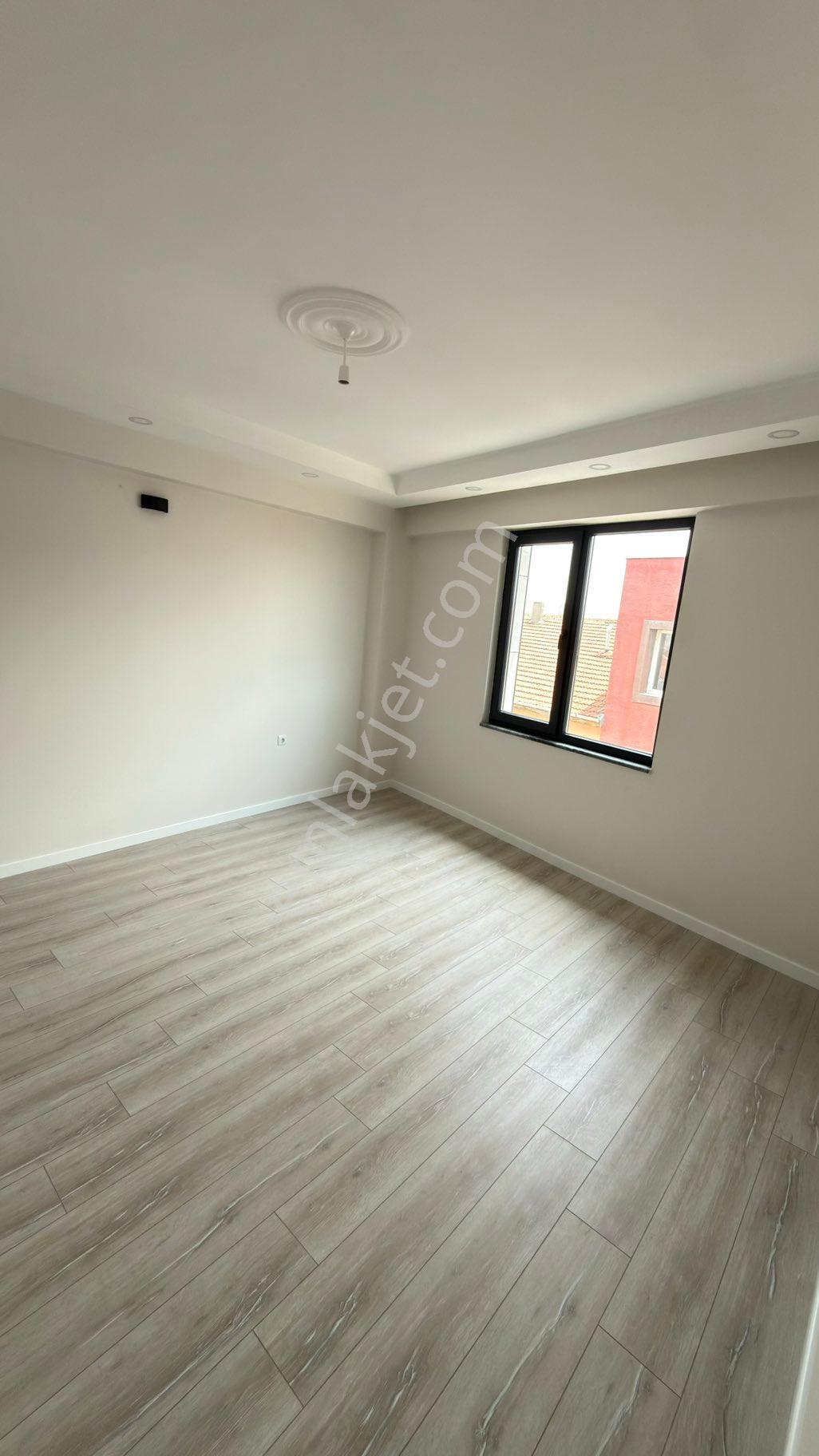 Şirintepe'de Yatırımlık Komple Satılık Bina 2+1 Daireli 110 M2 - Görsel 11