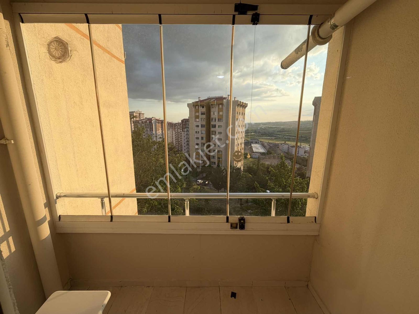 Turkuaz Çiğdem Adasında Ara Kat Manzaralı Yapılı Satılık 2+1 - Görsel 14
