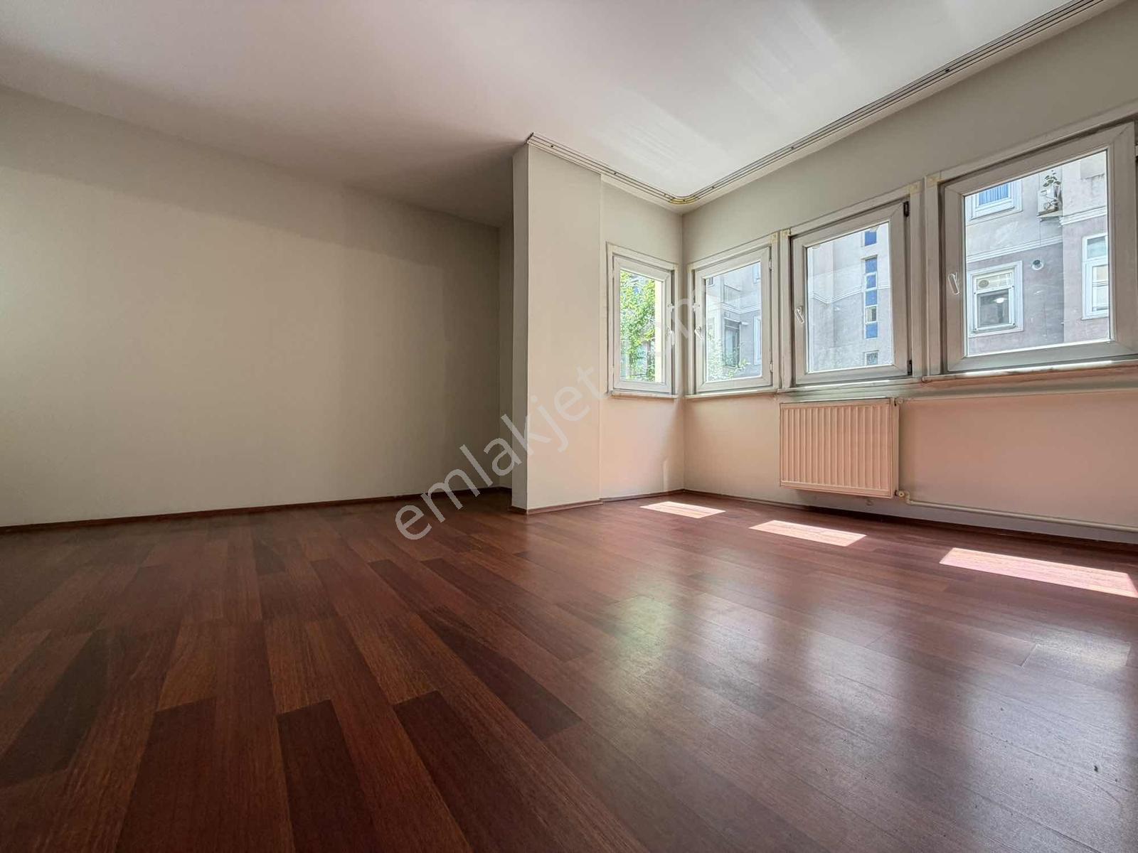 Çengelköy Ata 2 Sitesinde Dekorasyonlu 3+1 Kiralık Köşe Daire - Görsel 7