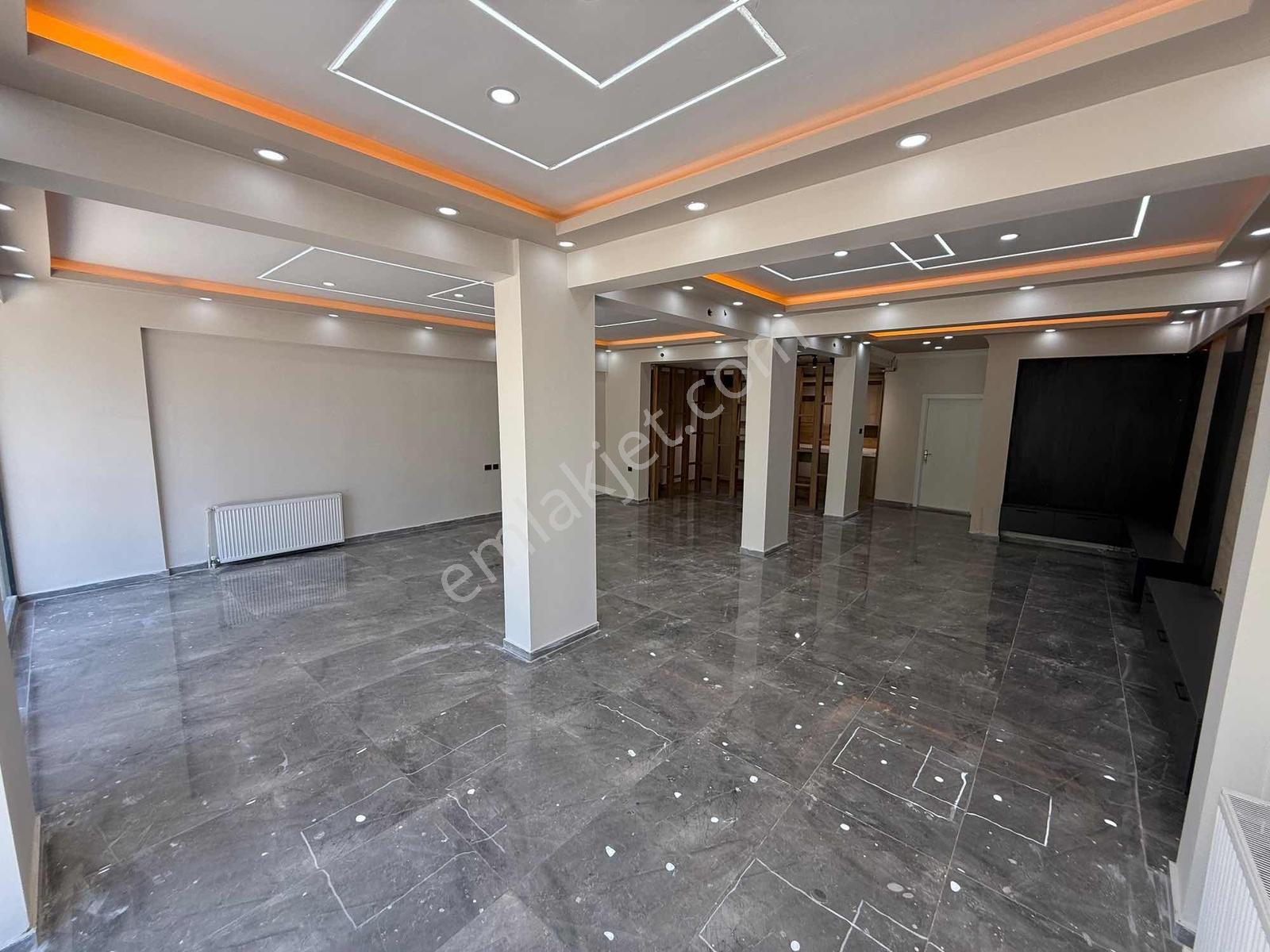 Ahimesut Bulvar Üzeri 100 M2 Komple Yapılı Satılık Dükkan