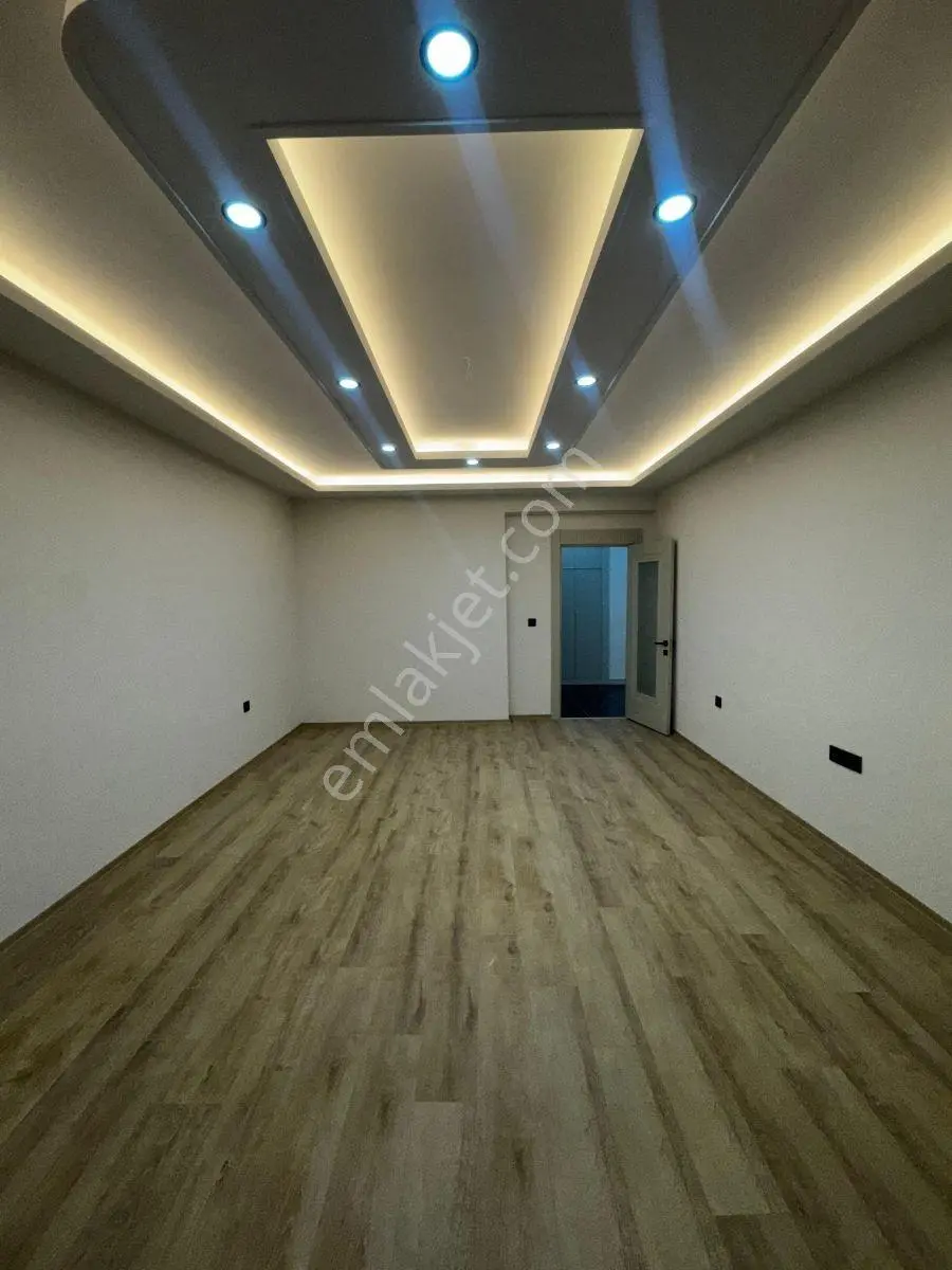 Yıldızkentte Gündüz Doğa Gece Işıl Işıl Manzaralı Ara Kat 4+1 - Görsel 4