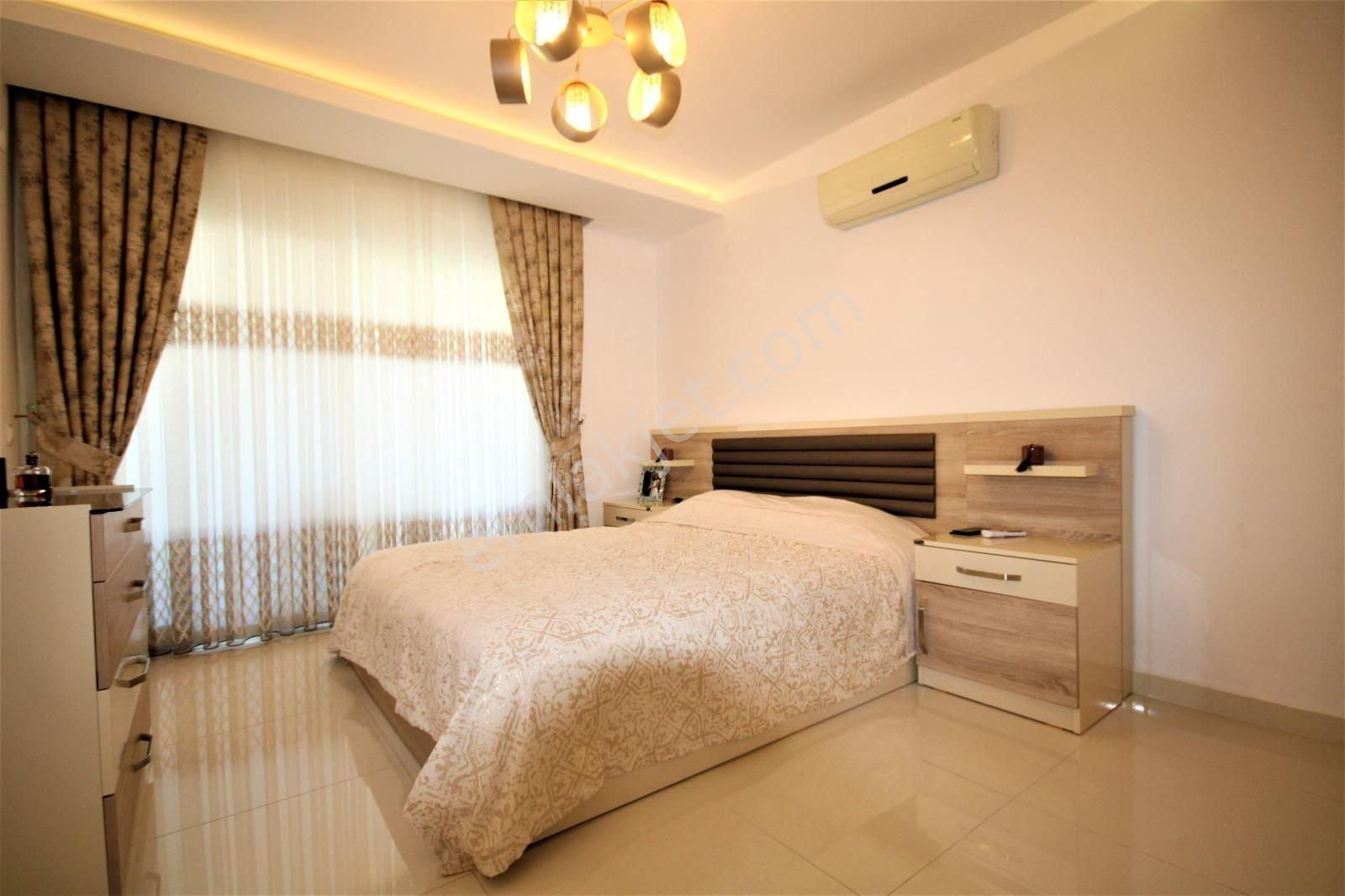 Alanya Cleopatra’da Denize 500 M Muhteşem Komplekste Full Eşyalı 3+1 Penthouse - Görsel 12