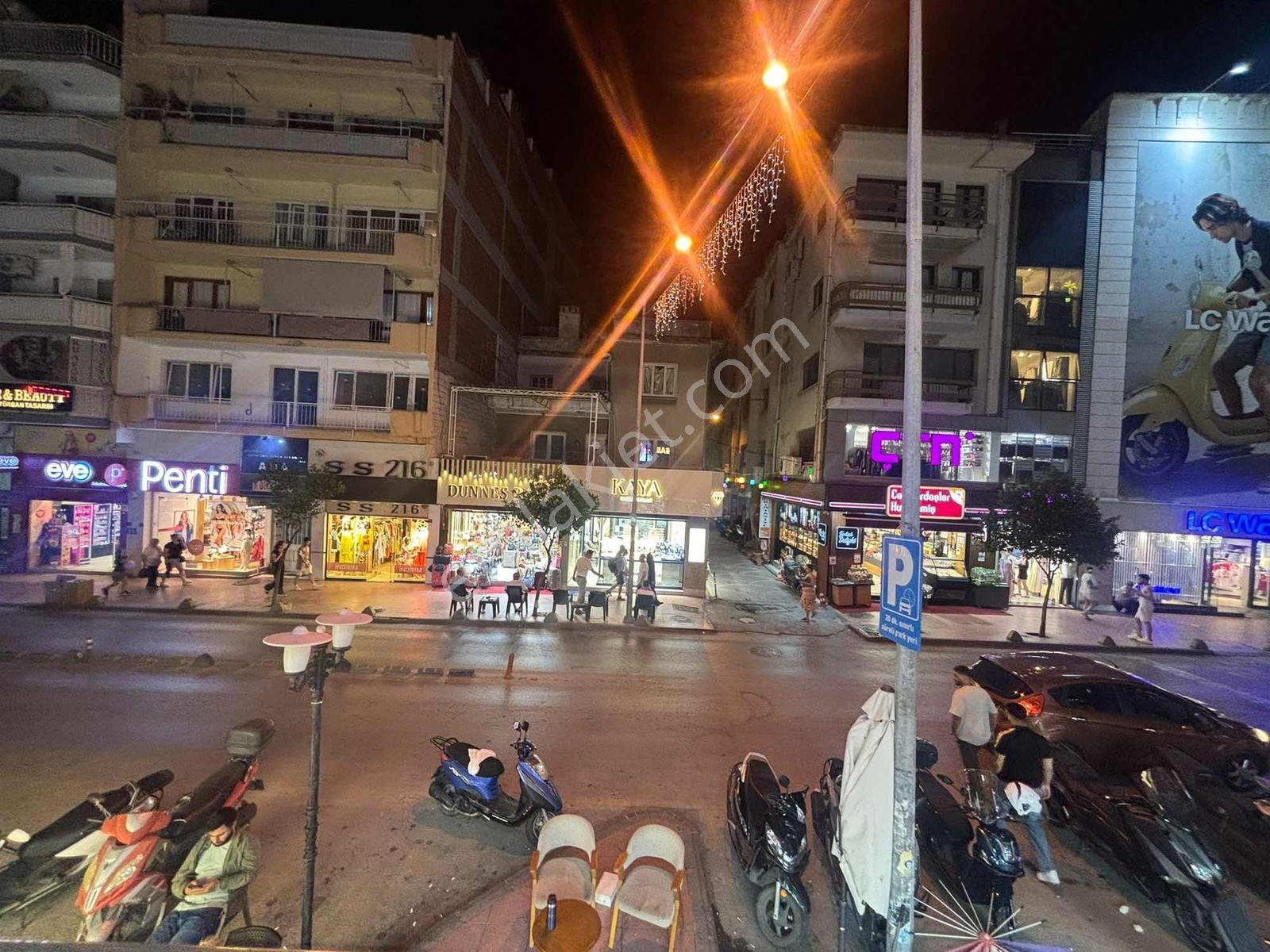 Kuşadası Sahil'de Dükkan , Ofis Veya Daire Satılık 3+1 - Görsel 5