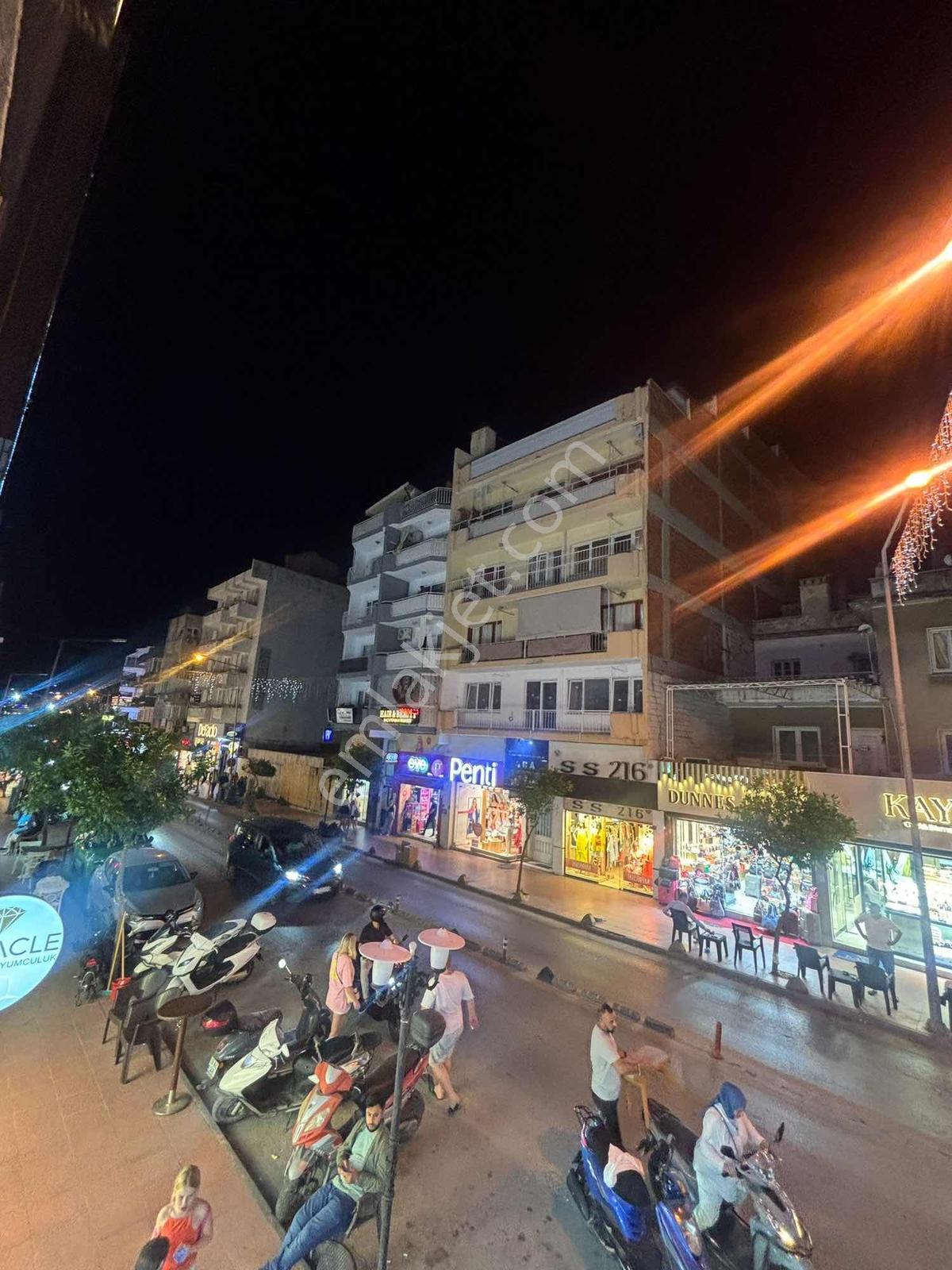 Kuşadası Sahil'de Dükkan , Ofis Veya Daire Satılık 3+1 - Görsel 11
