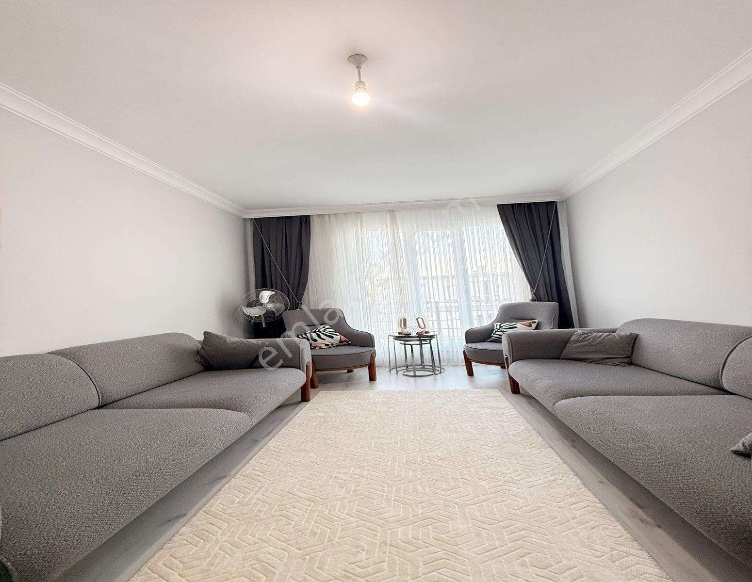 Güvenlikli Otoparklı Site İçi Metrobüse Yakın 2+1 Acil Satılık Daire