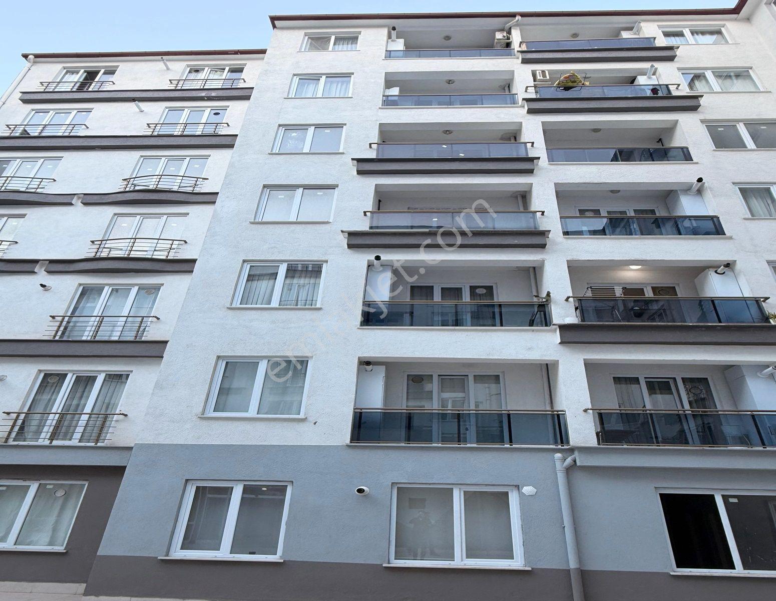 Güvenlikli Otoparklı Site İçi Metrobüse Yakın 2+1 Acil Satılık Daire - Görsel 10