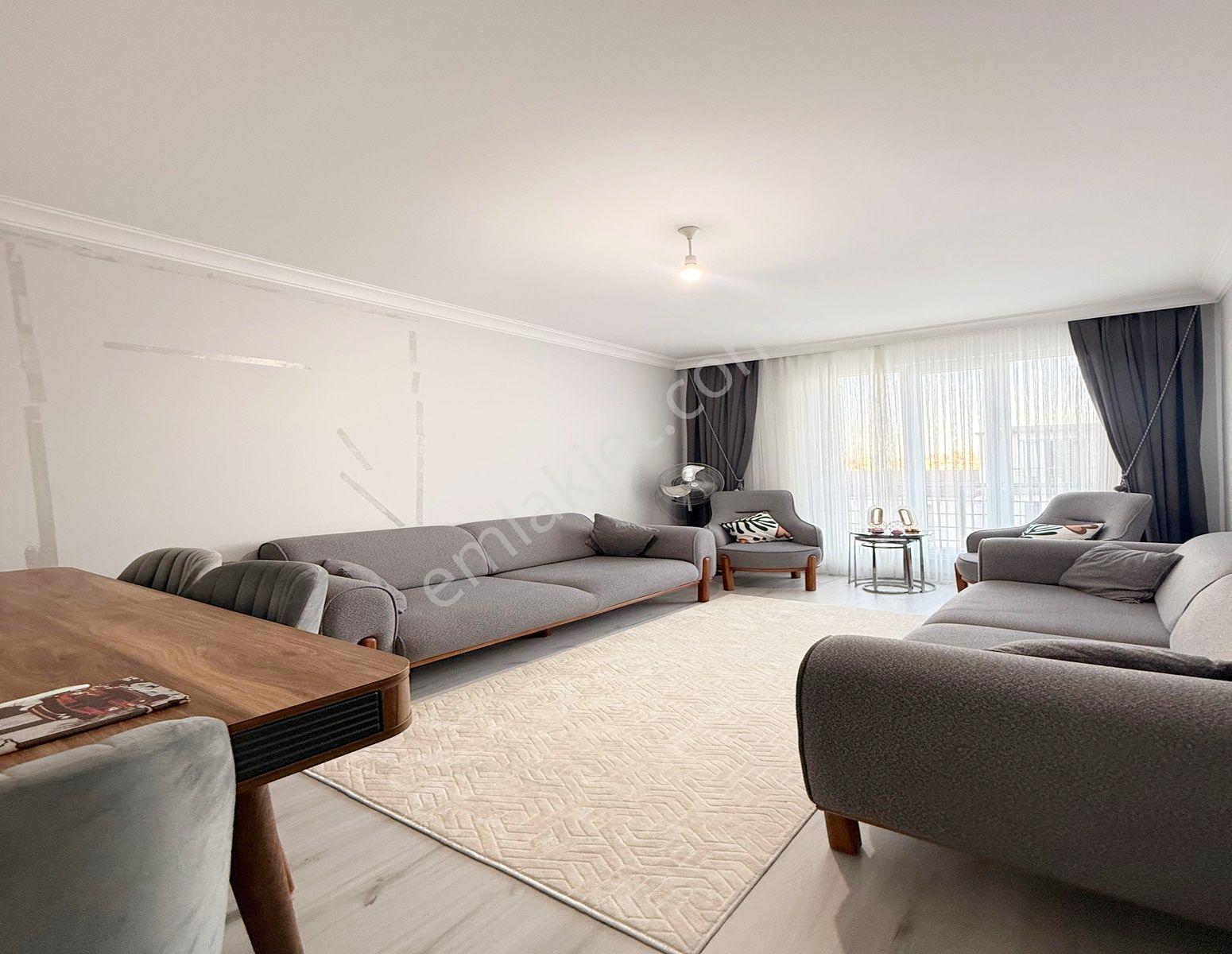 Güvenlikli Otoparklı Site İçi Metrobüse Yakın 2+1 Acil Satılık Daire - Görsel 20