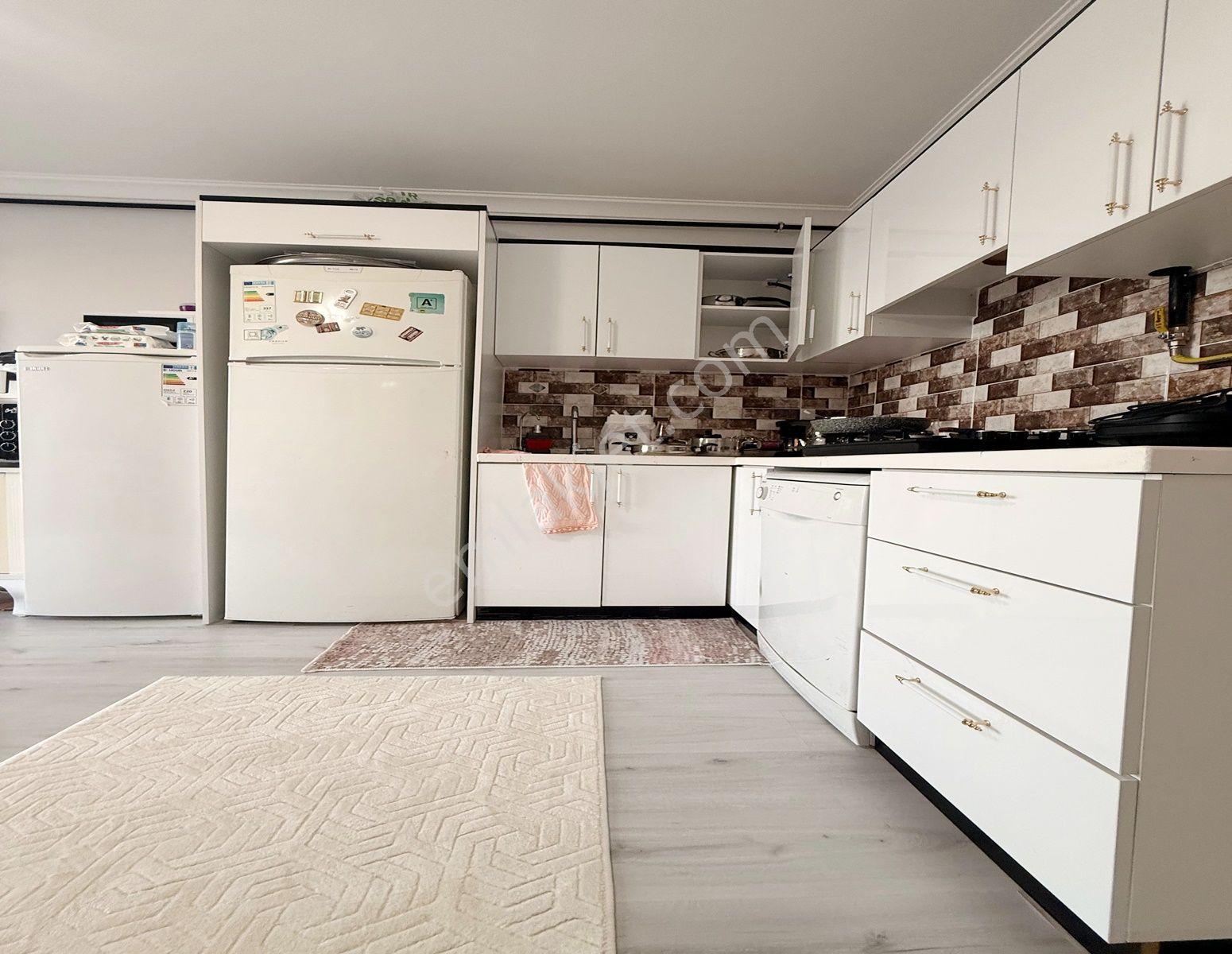 Güvenlikli Otoparklı Site İçi Metrobüse Yakın 2+1 Acil Satılık Daire - Görsel 8