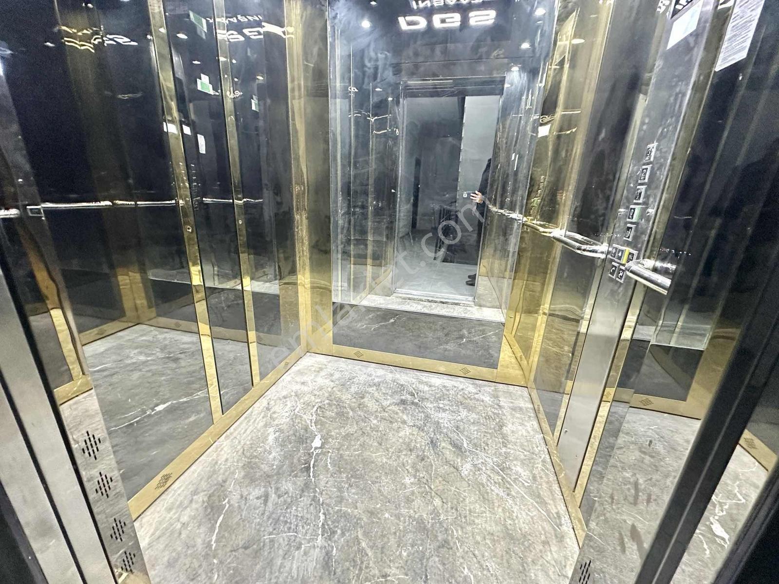 F.çakmak'ta_2+1 105m2_ebvyn Banyolu Havuzlu Site İçerisinde - Görsel 2