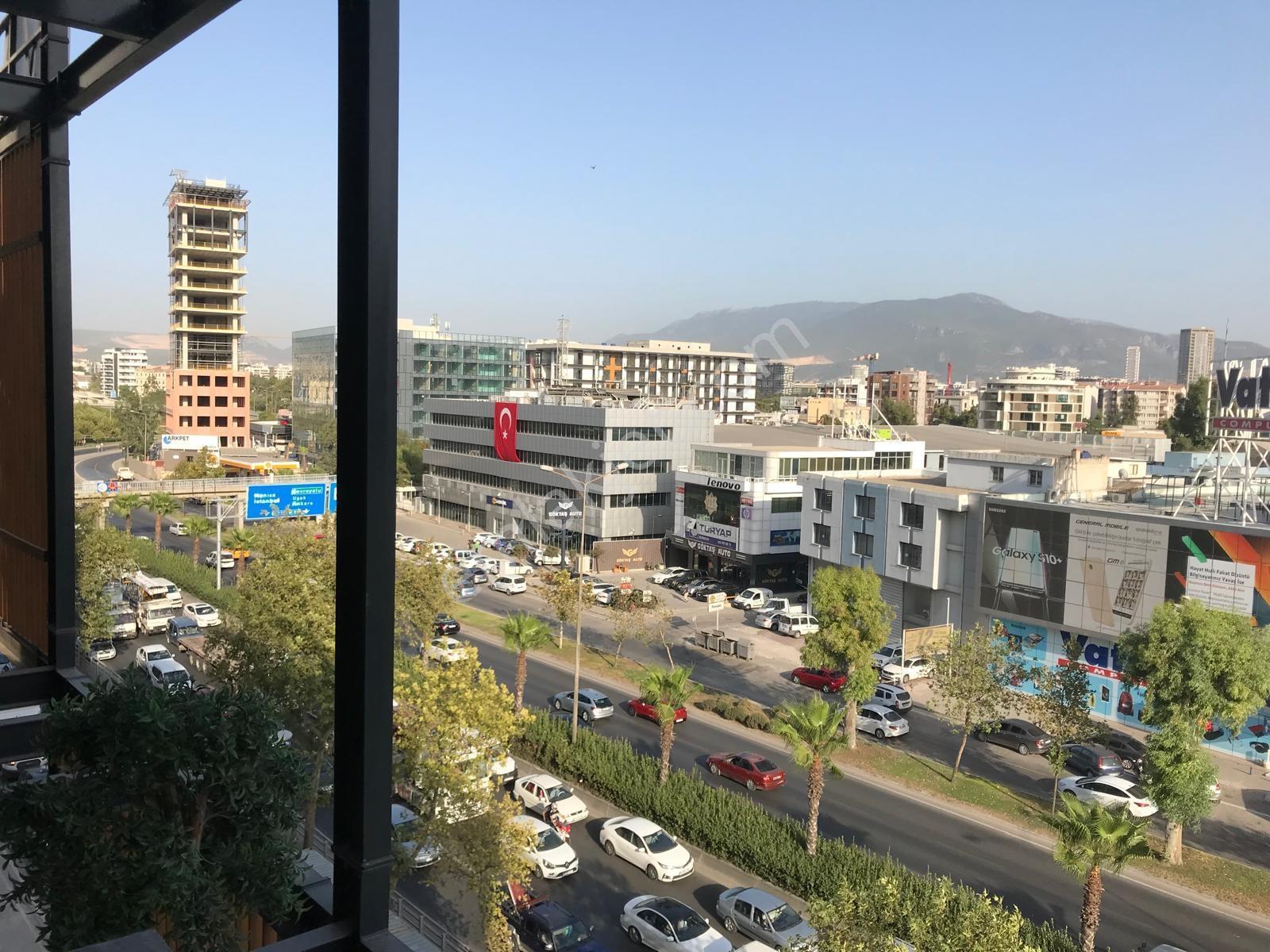 İzmir Bayraklı Ankara Asfaltında Modda Suit Kiralık 2+1 Daire - Görsel 2