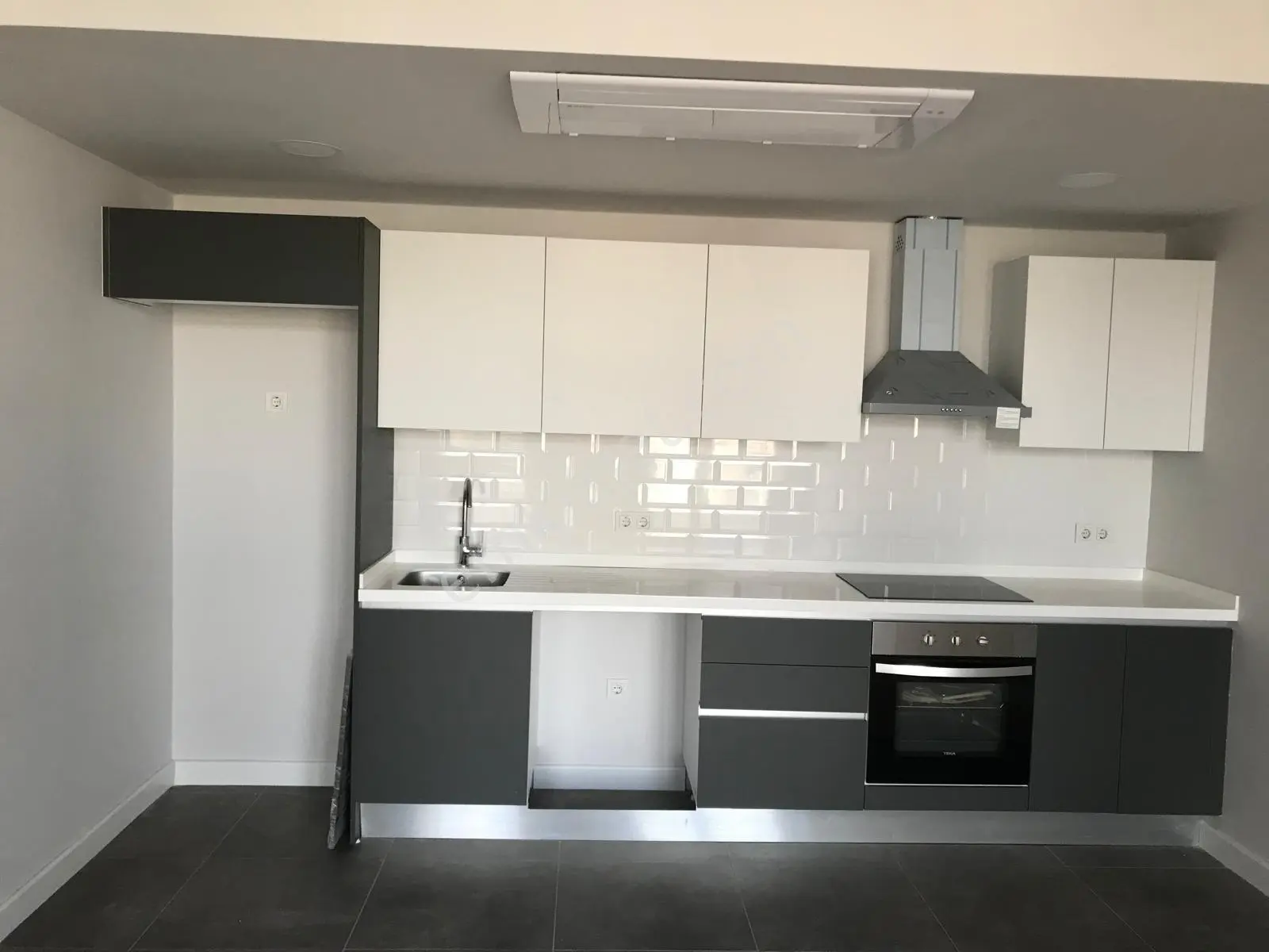 İzmir Bayraklı Ankara Asfaltında Modda Suit Kiralık 2+1 Daire - Görsel 4