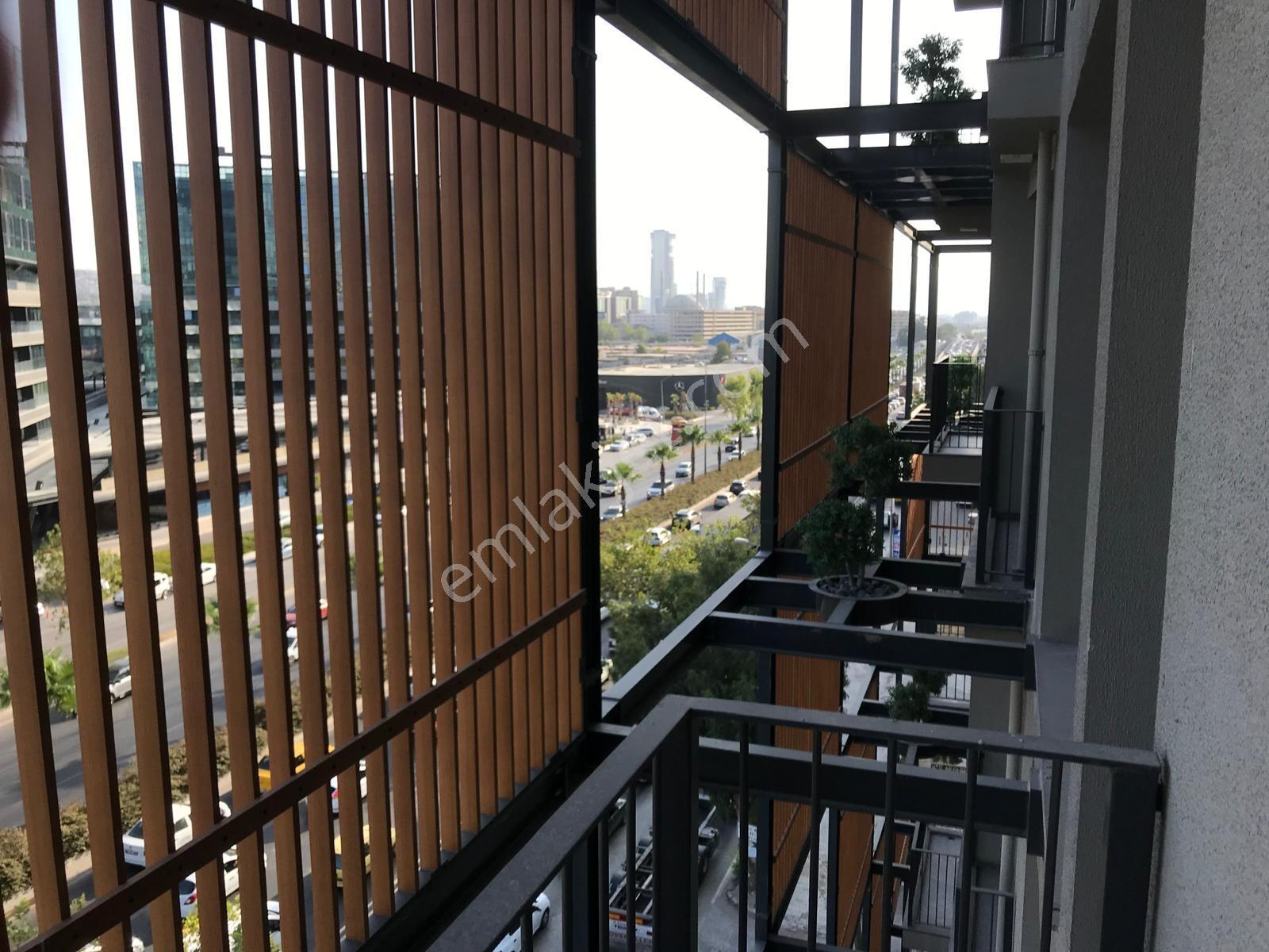 İzmir Bayraklı Ankara Asfaltında Modda Suit Kiralık 2+1 Daire - Görsel 13