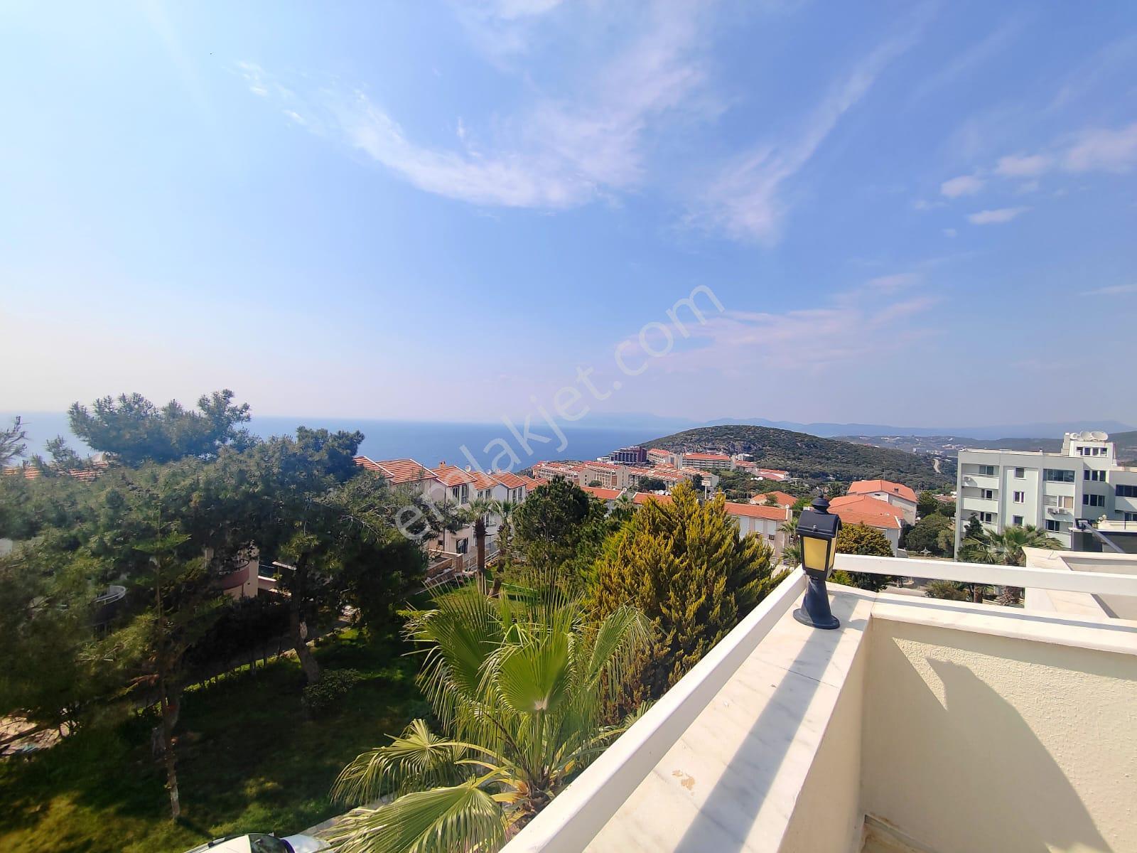Kuşadası Merkezi'nde Deniz Manzaralı Triplex 5+2 Villa Satılık - Görsel 30