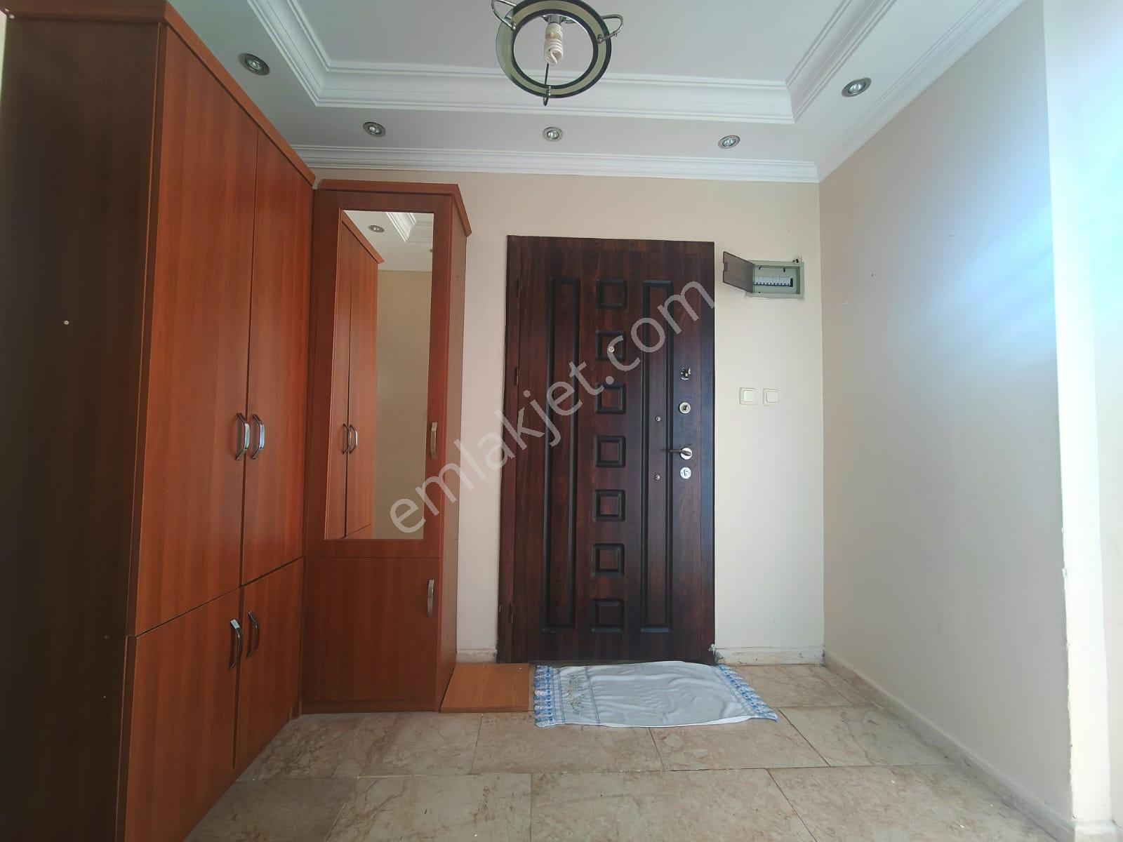 Kuşadası Merkezi'nde Deniz Manzaralı Triplex 5+2 Villa Satılık - Görsel 5