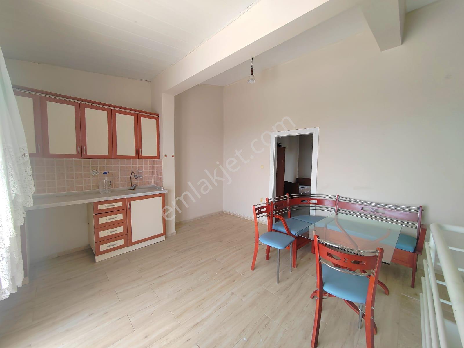 Kuşadası Merkezi'nde Deniz Manzaralı Triplex 5+2 Villa Satılık - Görsel 20