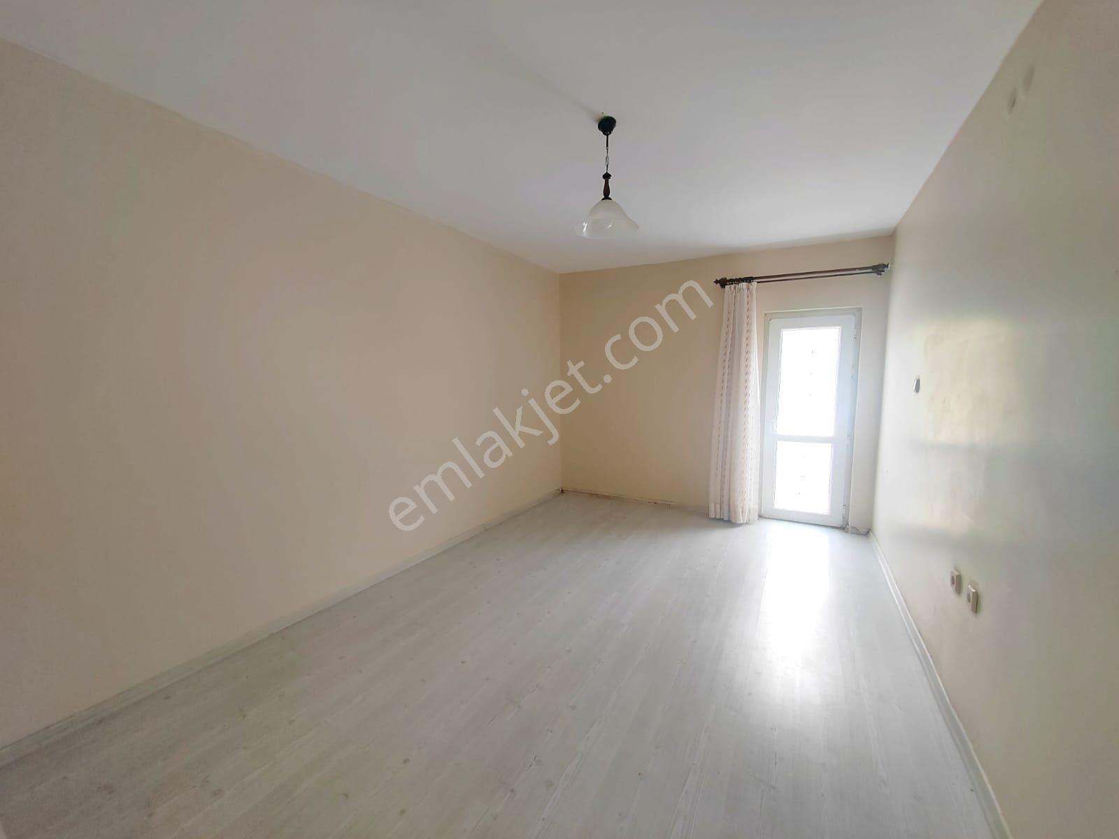 Kuşadası Merkezi'nde Deniz Manzaralı Triplex 5+2 Villa Satılık - Görsel 24