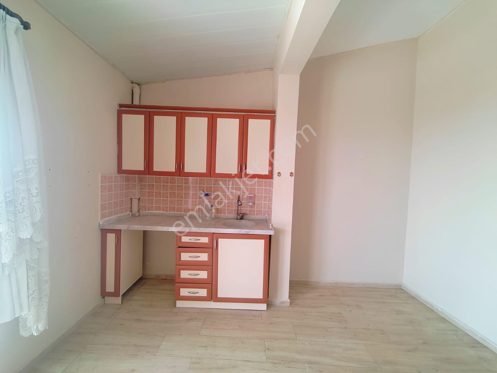 Kuşadası Merkezi'nde Deniz Manzaralı Triplex 5+2 Villa Satılık - Görsel 21
