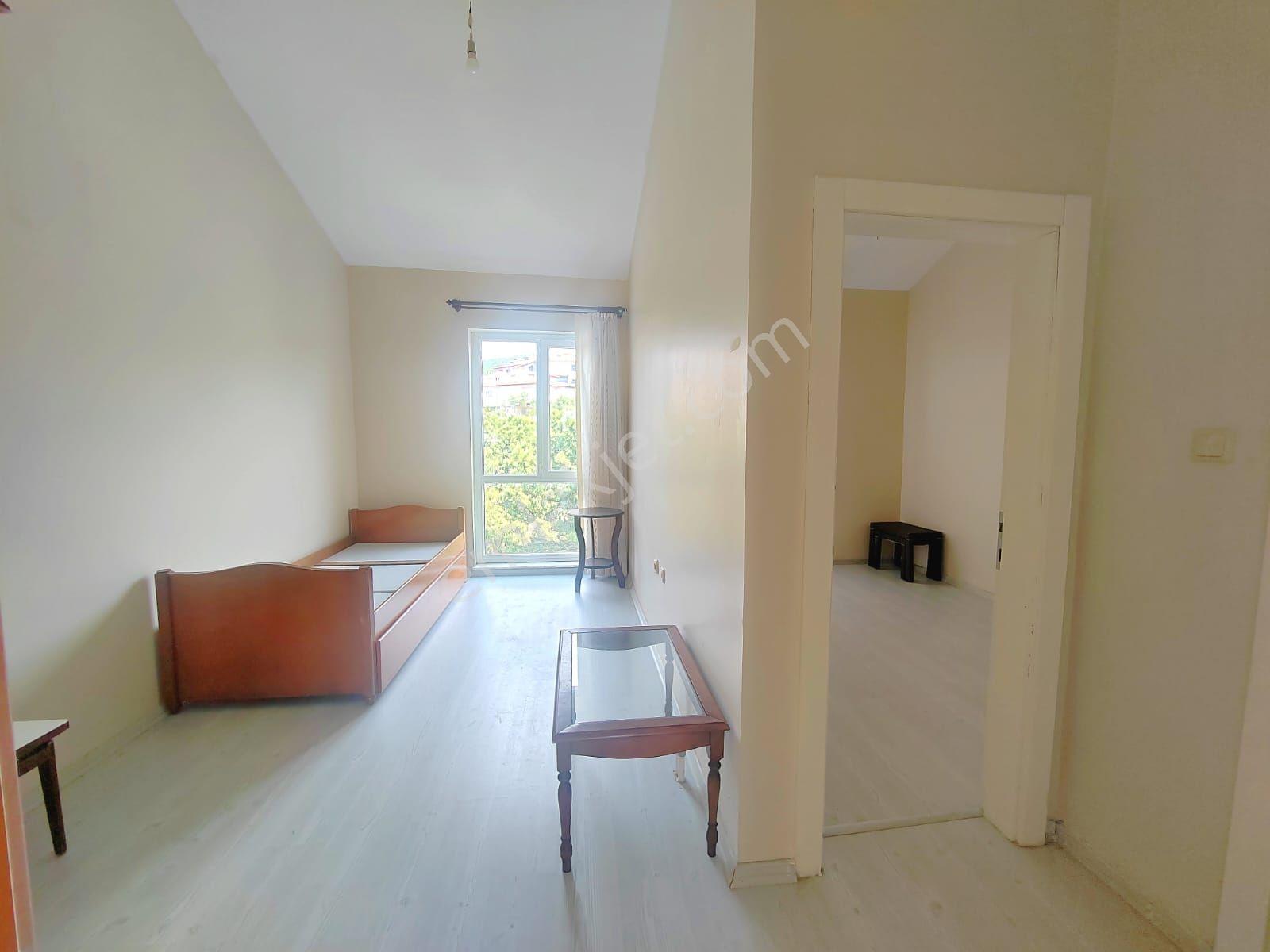 Kuşadası Merkezi'nde Deniz Manzaralı Triplex 5+2 Villa Satılık - Görsel 26