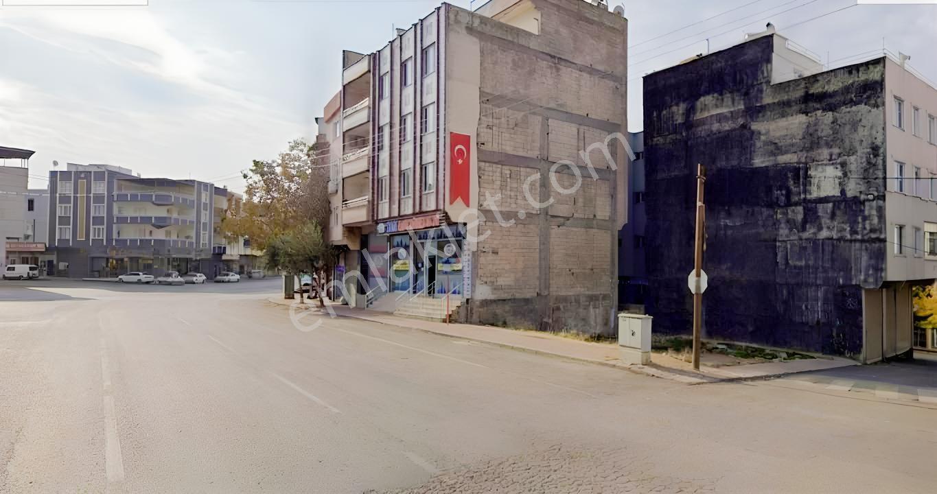 Ymz'den 75.yıl Ana Cadde Üzerinde Köşebaşı B3 Ticari+konut Arsa