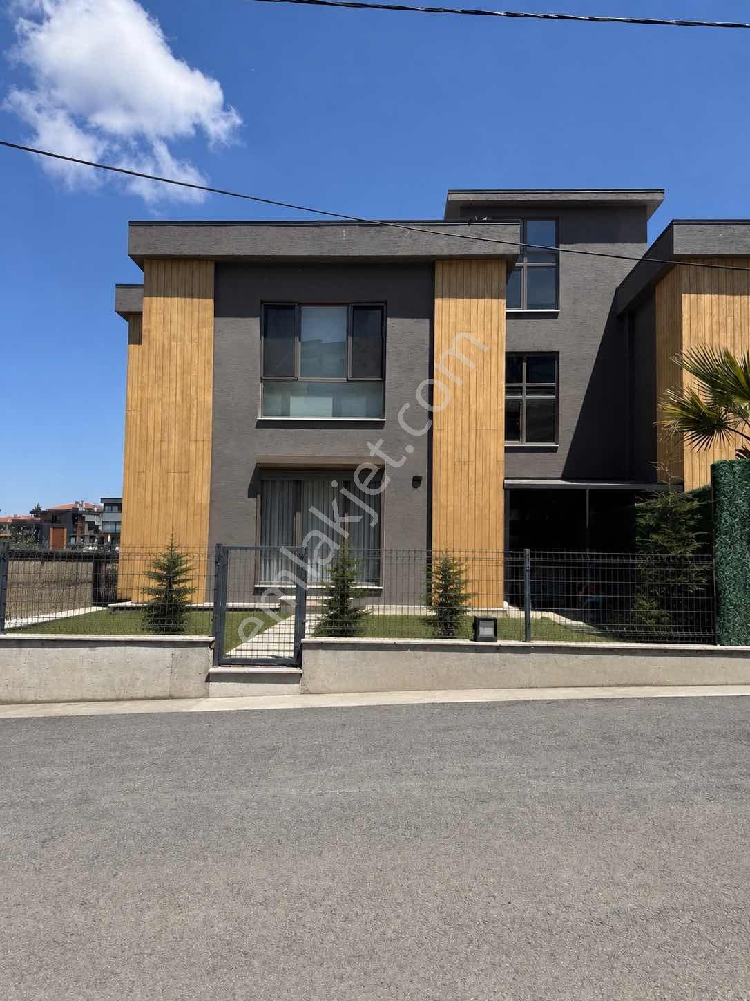 Velena Park Sitesi Asansr. K.otopark 70m2 Bahçe 5+1 280 M2 Daire - Görsel 5