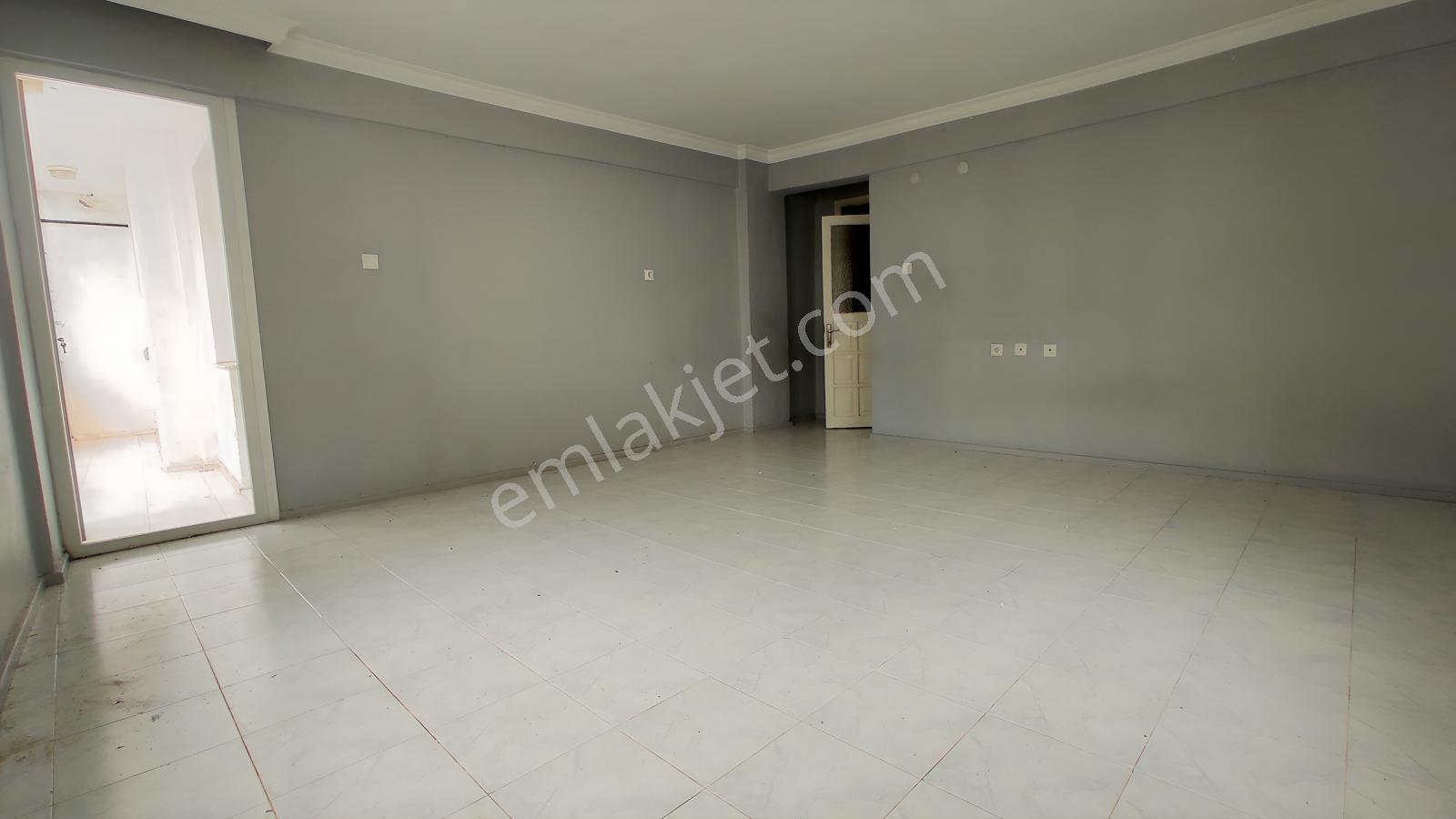 Hızlı Satış Buca Gediz Sevgi Yolu Meydana Yakın 135 M2 3+1 Daire - Görsel 3