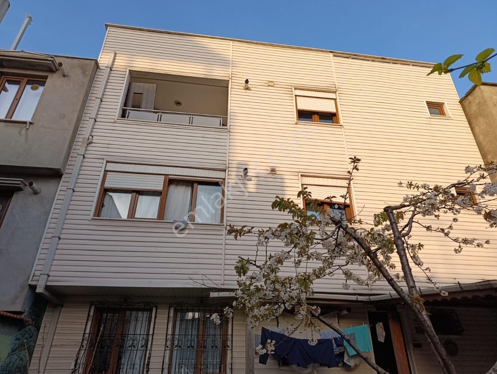 Yiğitlerde Satılık 3,5 Katlı Bahçeli Müstakil Bina - Görsel 2