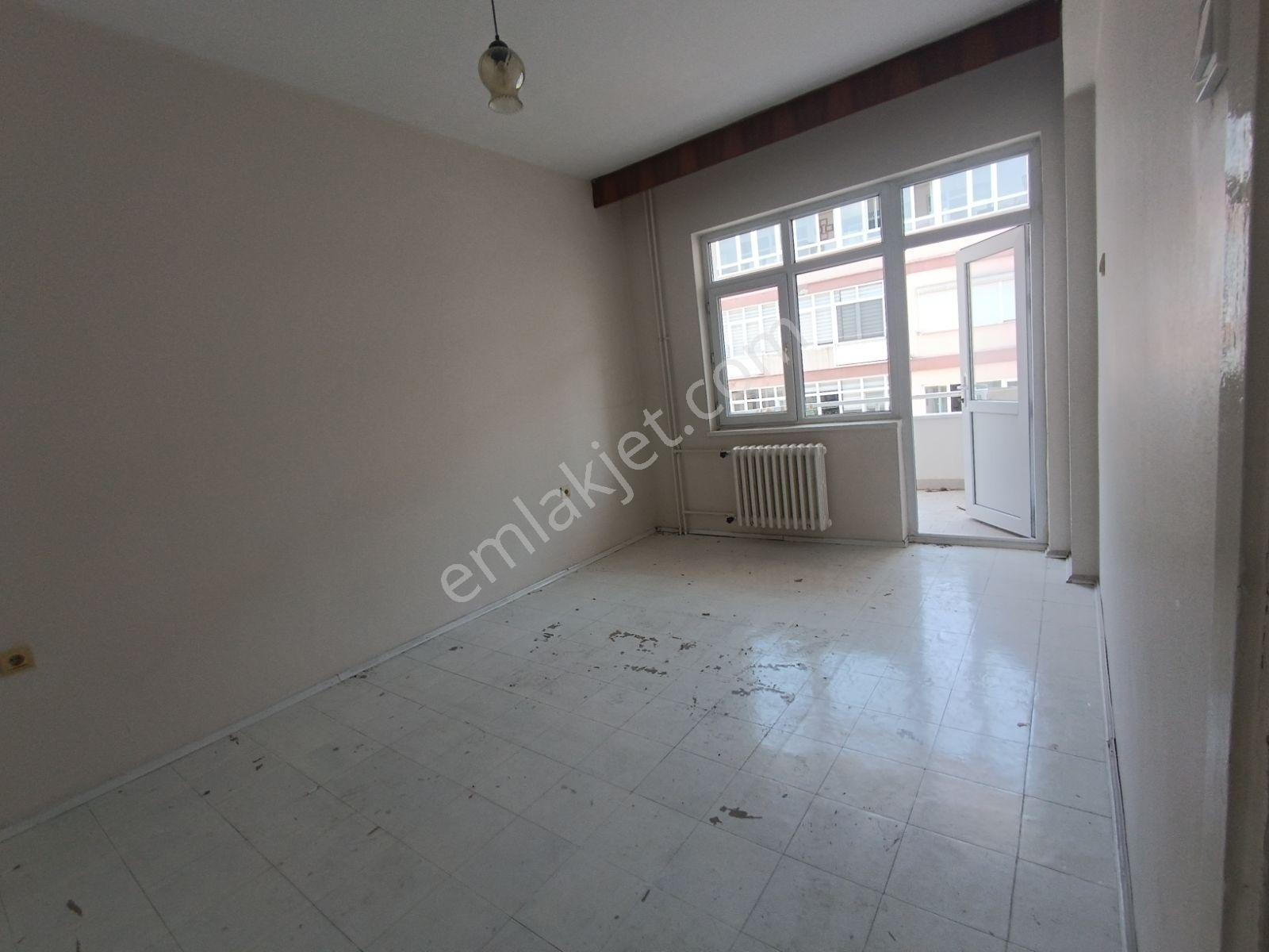 İlkadım Bahçelievler Mahallesinde Kiralık Daire - Görsel 25