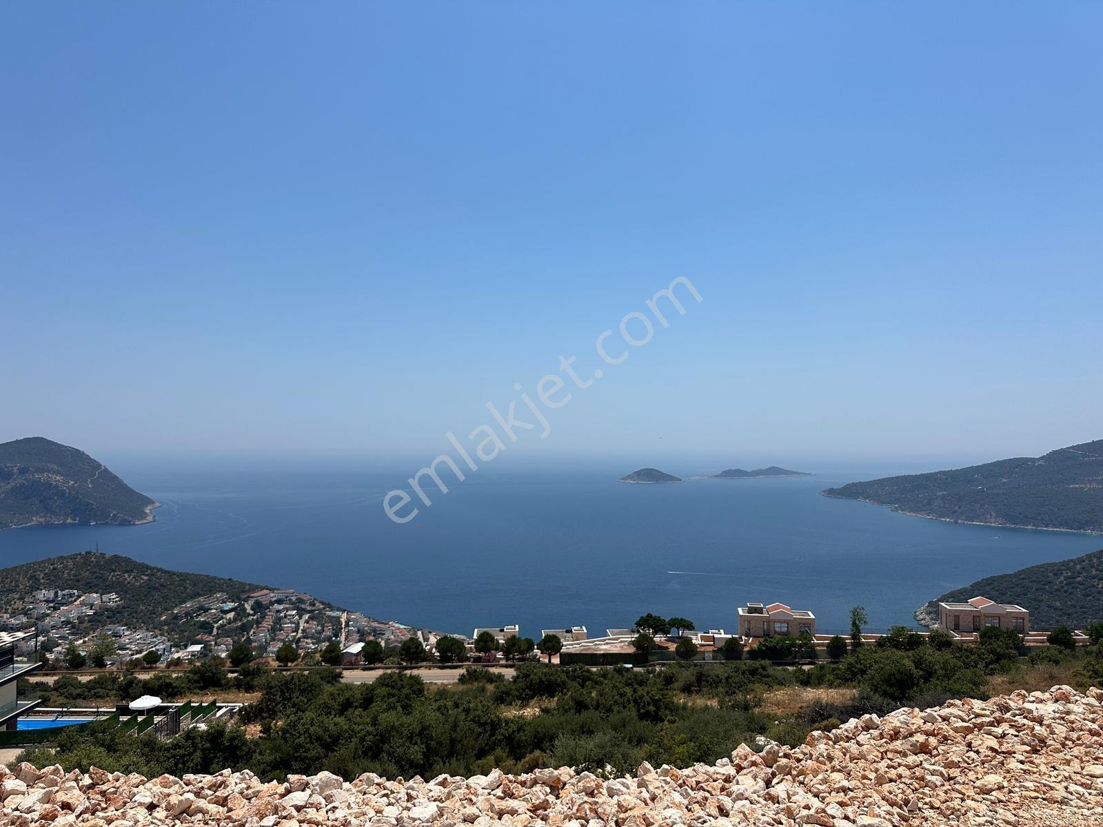 Kalkan'da Kesintisiz Ada Ve Deniz Manzaralı Özel Villa Arsası.