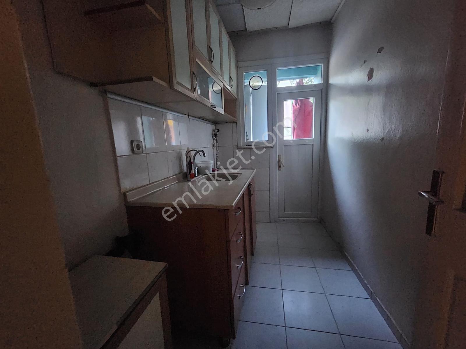 Fatih Kiremit Caddesinde 2+1 Kombili Doğalgazlı Kiralık Daire - Görsel 8