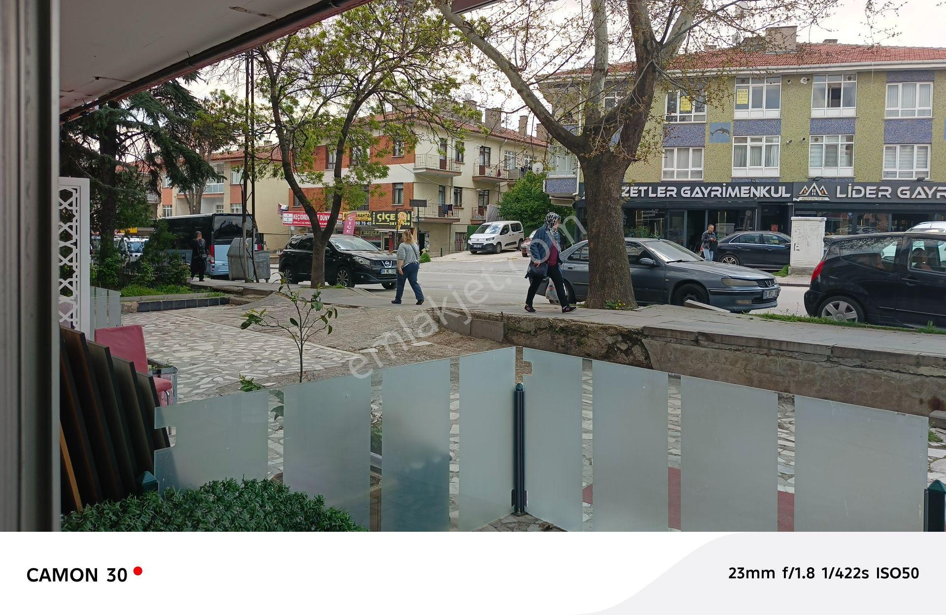 Sanatoryum Caddesinde 140 M2 İşlek Cadde Üzeri Ön Cepheli Bacalı - Görsel 20