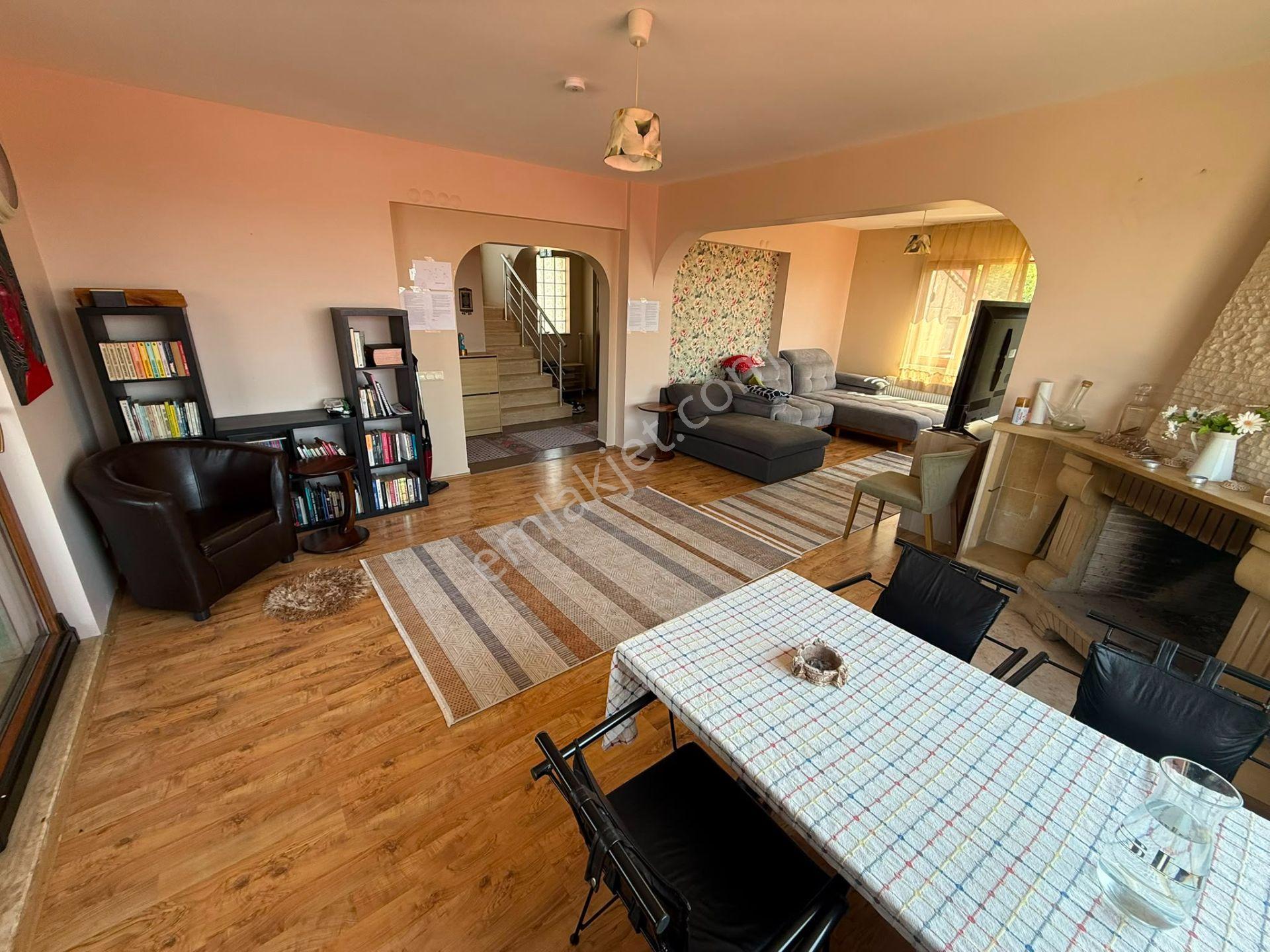 Her Odası Ve Balkonu Deniz Manzaralı | Yuvacık Barajı Yakınında Full Eşyalı Kiralık Müstakil Villa - Görsel 10