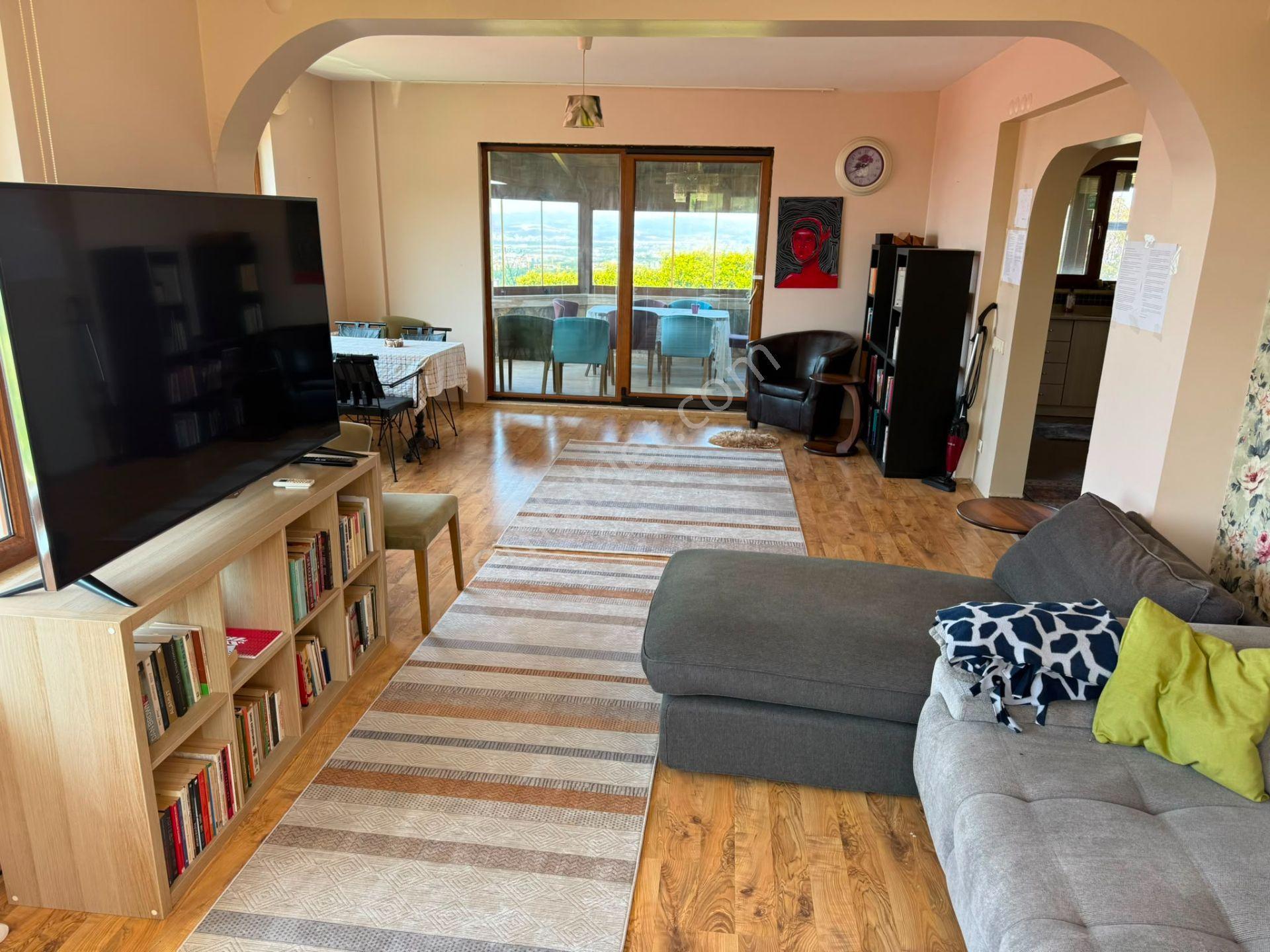 Her Odası Ve Balkonu Deniz Manzaralı | Yuvacık Barajı Yakınında Full Eşyalı Kiralık Müstakil Villa - Görsel 12