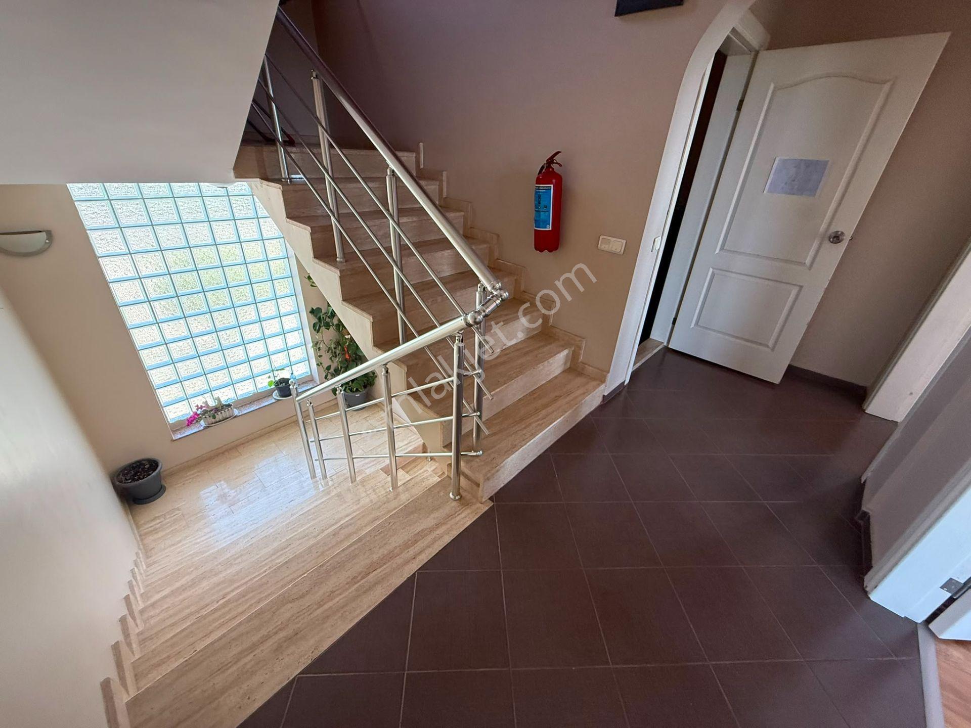 Her Odası Ve Balkonu Deniz Manzaralı | Yuvacık Barajı Yakınında Full Eşyalı Kiralık Müstakil Villa - Görsel 29