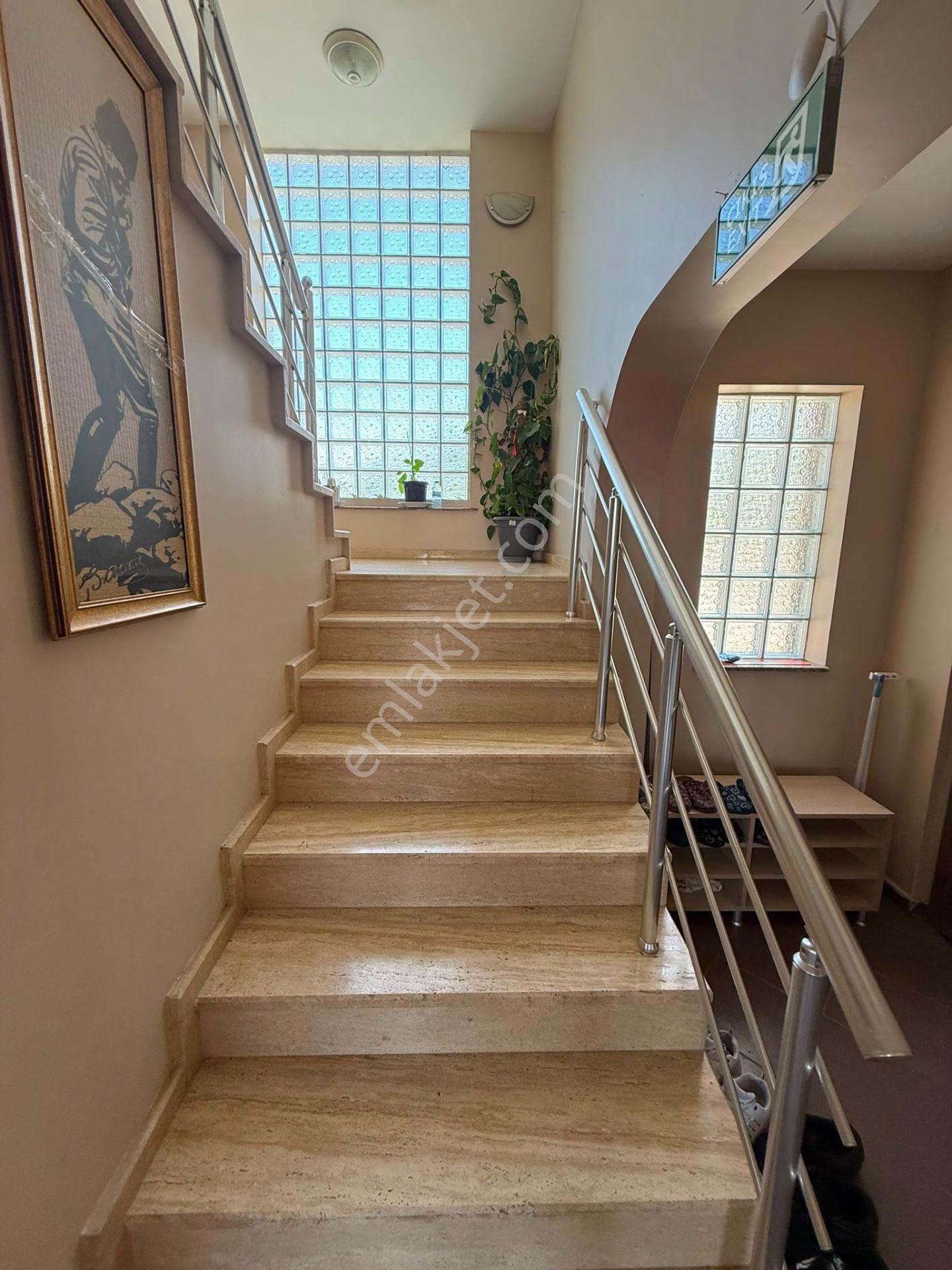 Her Odası Ve Balkonu Deniz Manzaralı | Yuvacık Barajı Yakınında Full Eşyalı Kiralık Müstakil Villa - Görsel 21