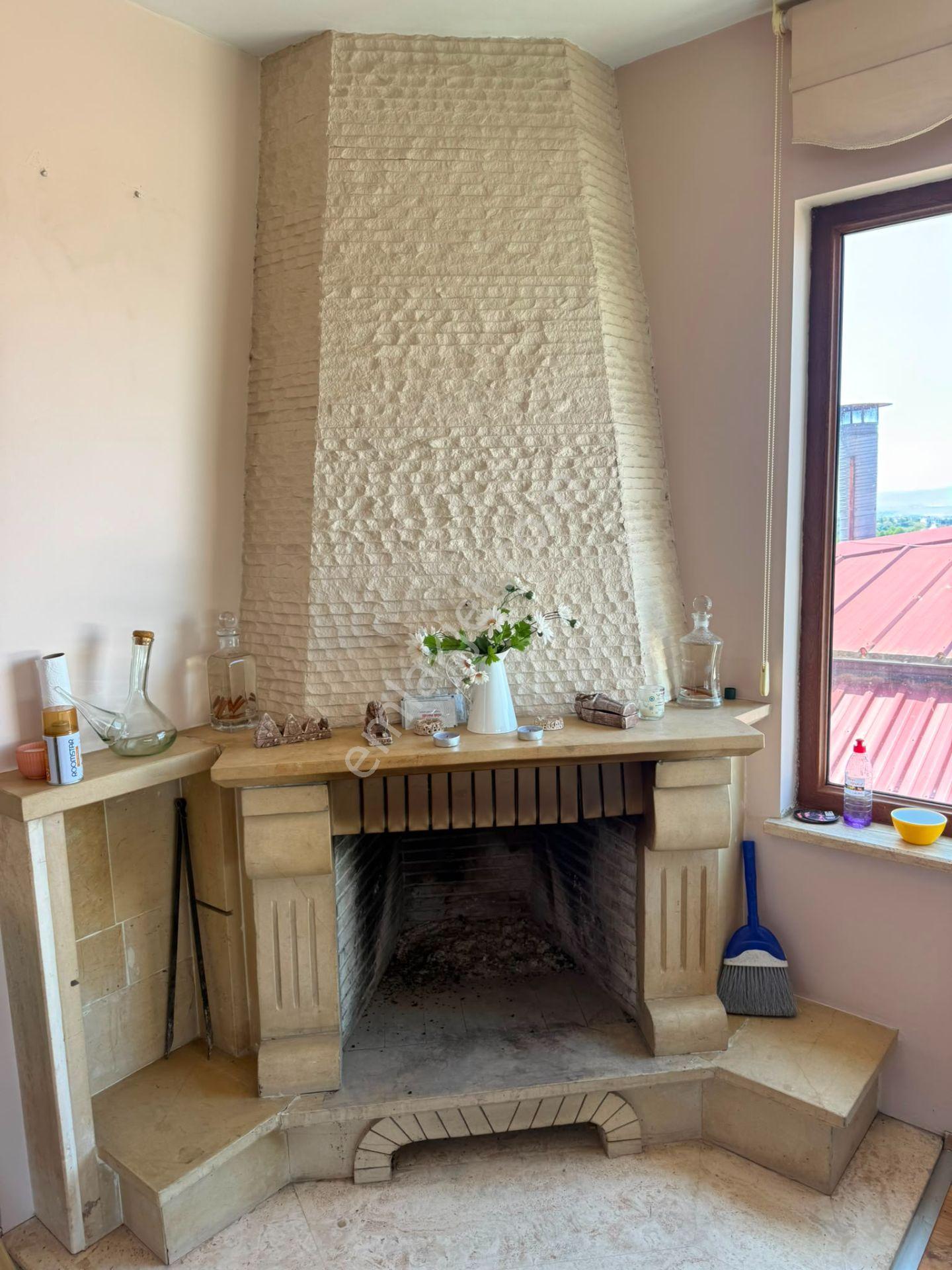 Her Odası Ve Balkonu Deniz Manzaralı | Yuvacık Barajı Yakınında Full Eşyalı Kiralık Müstakil Villa - Görsel 9