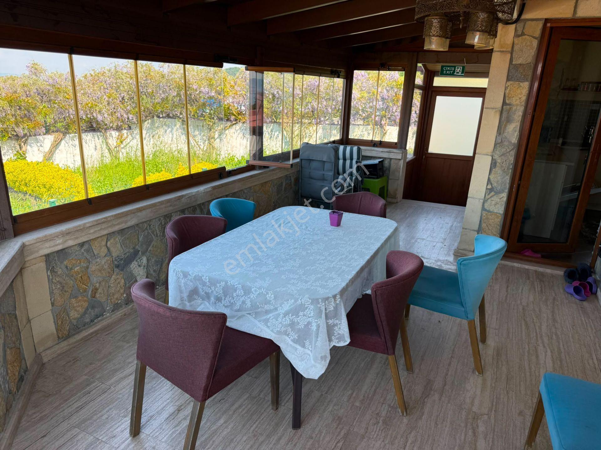 Her Odası Ve Balkonu Deniz Manzaralı | Yuvacık Barajı Yakınında Full Eşyalı Kiralık Müstakil Villa - Görsel 14