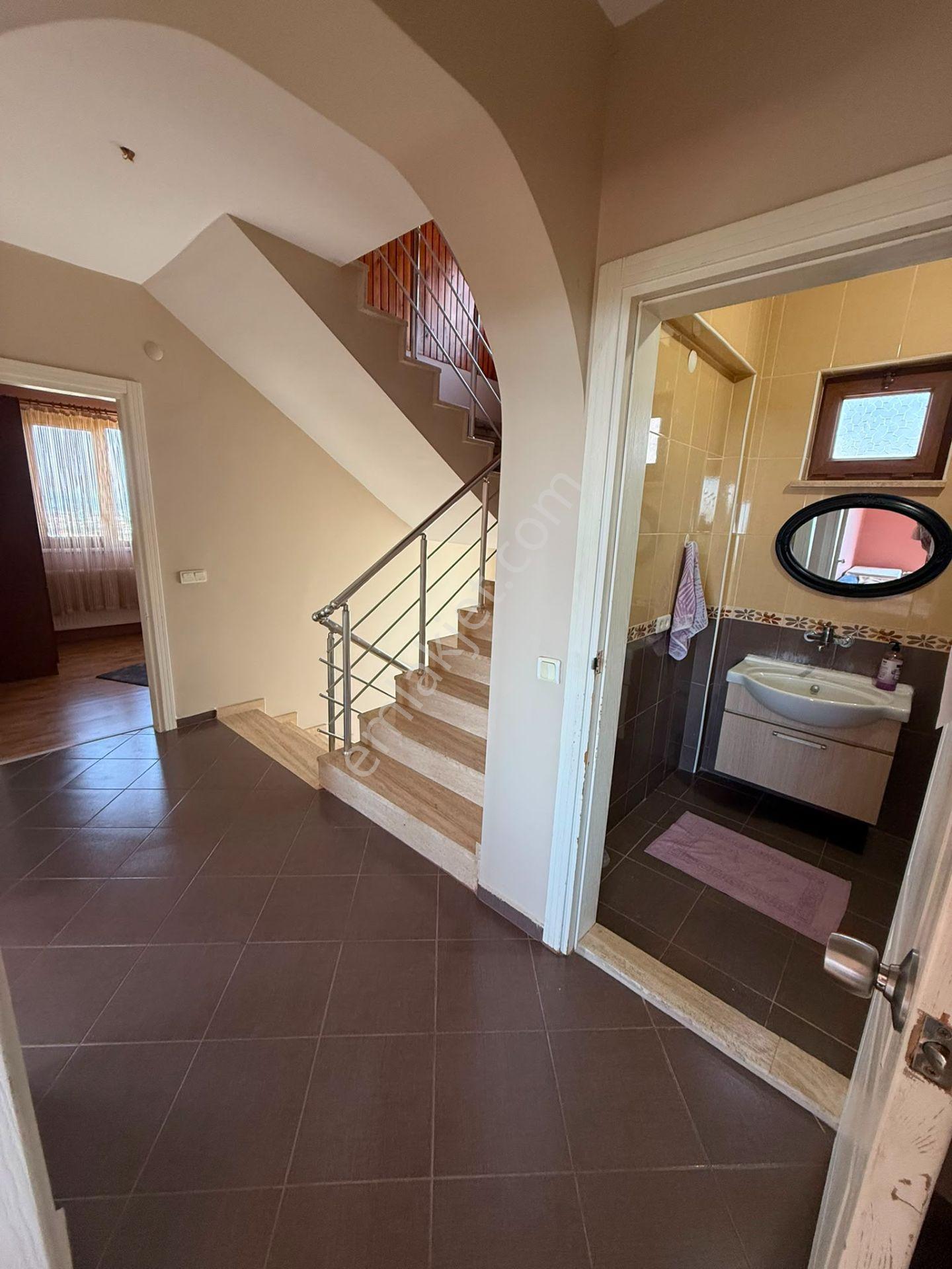 Her Odası Ve Balkonu Deniz Manzaralı | Yuvacık Barajı Yakınında Full Eşyalı Kiralık Müstakil Villa - Görsel 30