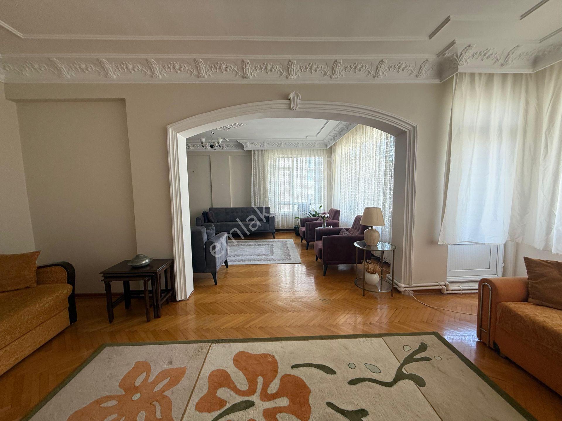 Şehrin En Geniş Ve En Ferah Dairesi 4+1 175 M2 Net Kullanm Alanı - Görsel 9