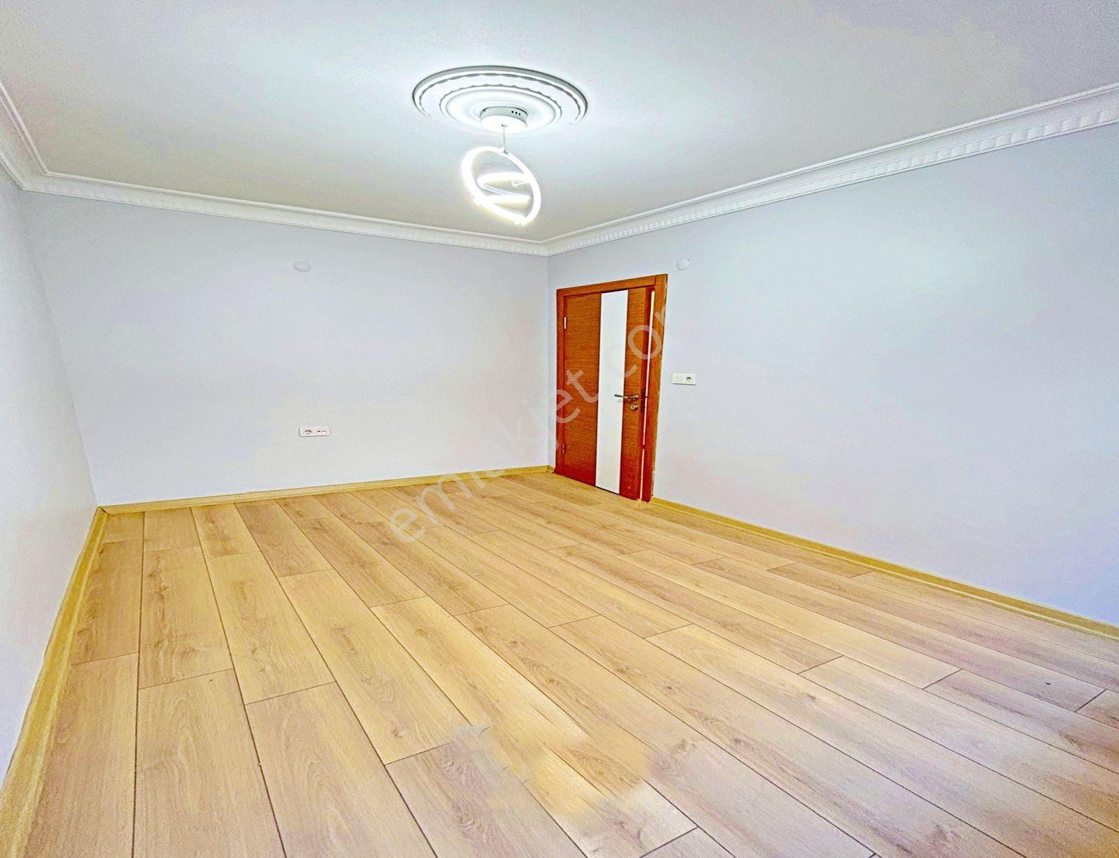 Cam Seviyesi Yüksek Merkezi Konumda Genişm2 2+1 Acil Satılık Daire - Görsel 4
