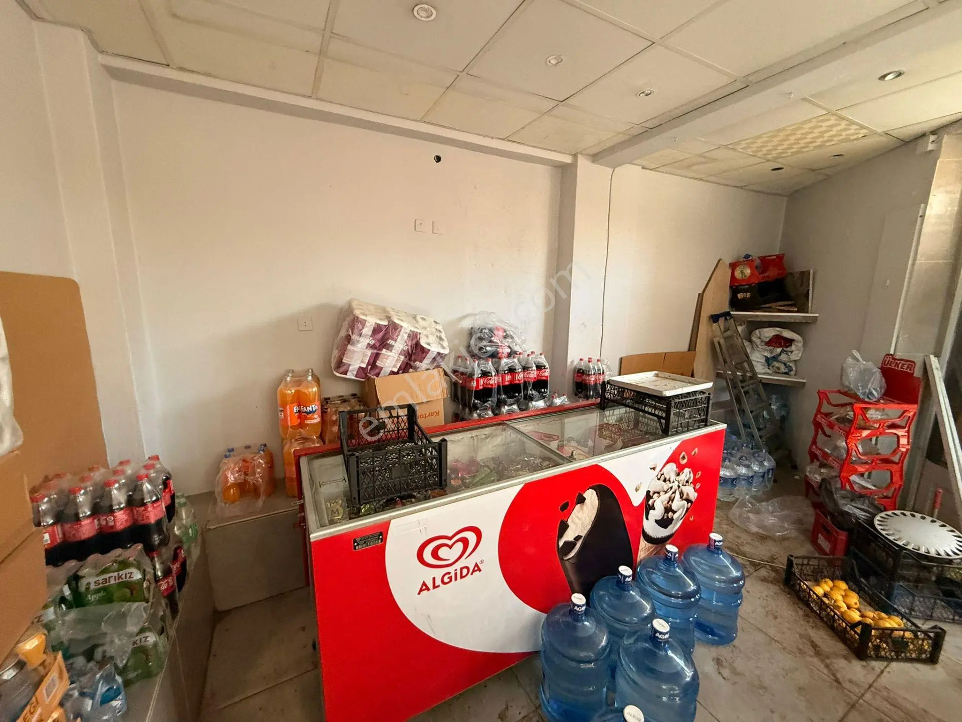 Manisa Alaşehir Alper Gayrimenkulden İstiklal Caddesinde Harika Konumda Dükkan