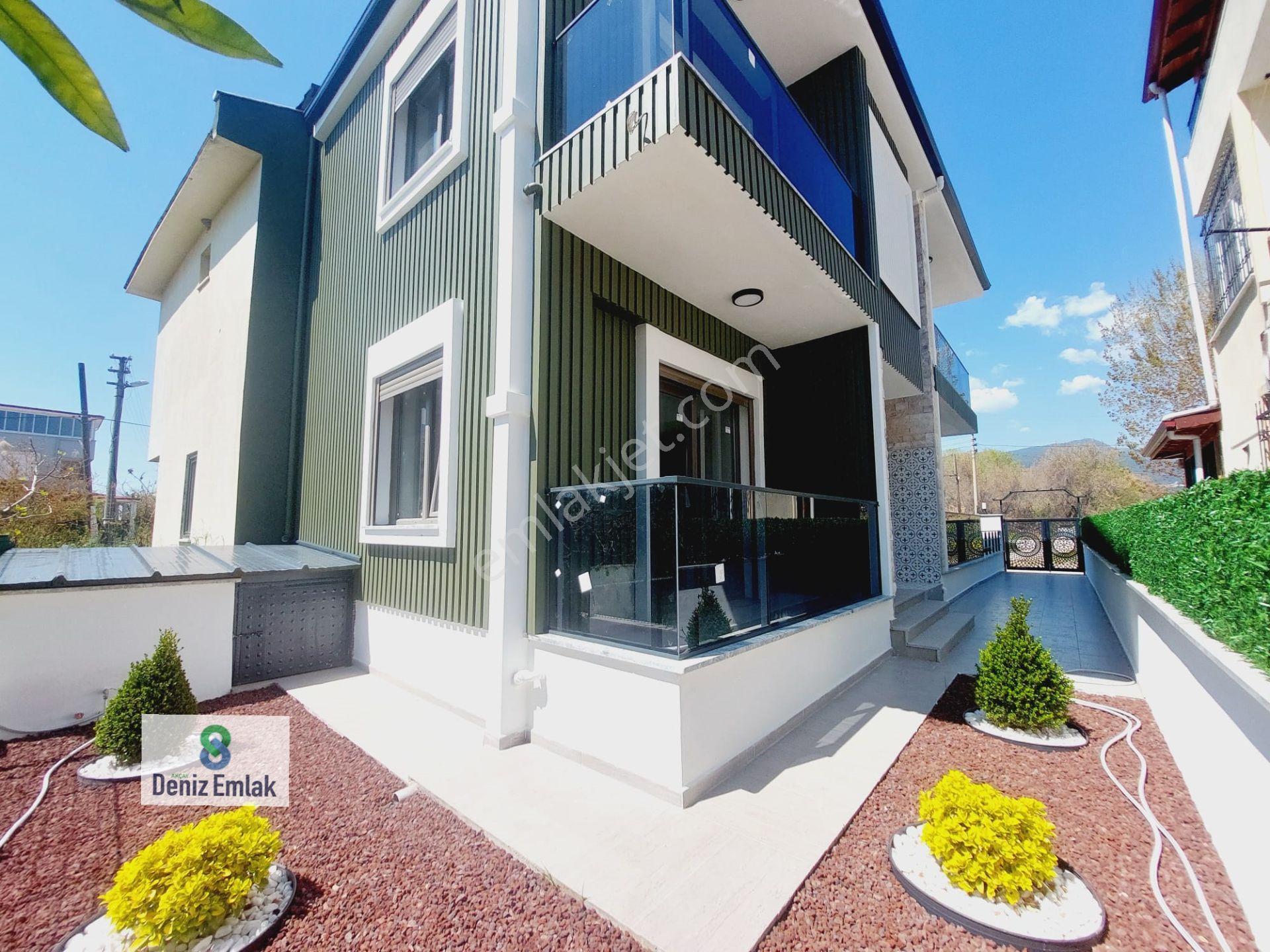 Denizden Gürede Denize 100 M Satılık 3+1 Müstakil Villa.