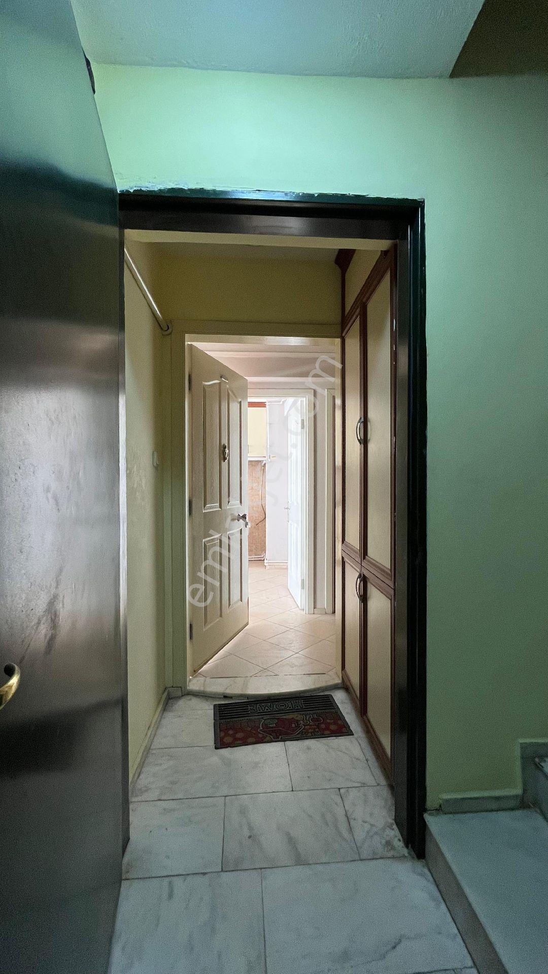 Karşıyaka Bahçelievlerde Satılık Boş Sorunsuz - Görsel 19