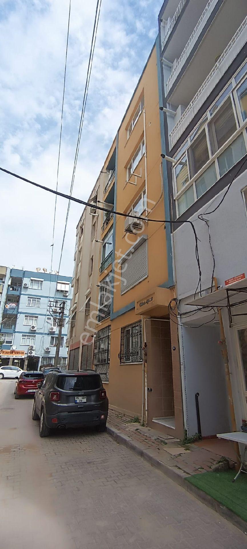 Karşıyaka Bahçelievlerde Satılık Boş Sorunsuz - Görsel 20