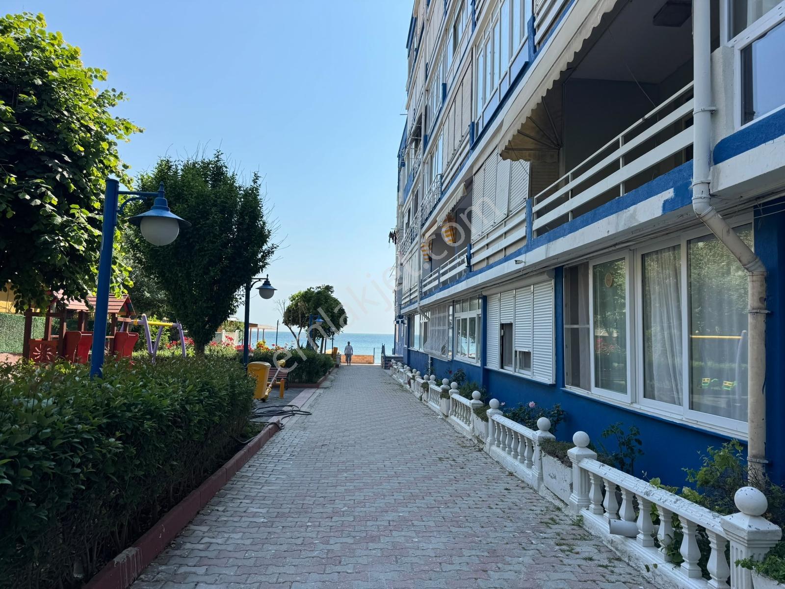 Kumburgaz Konak Sitesin De 1+1 Satılık Daire Denize Sıfır Sitede - Görsel 18