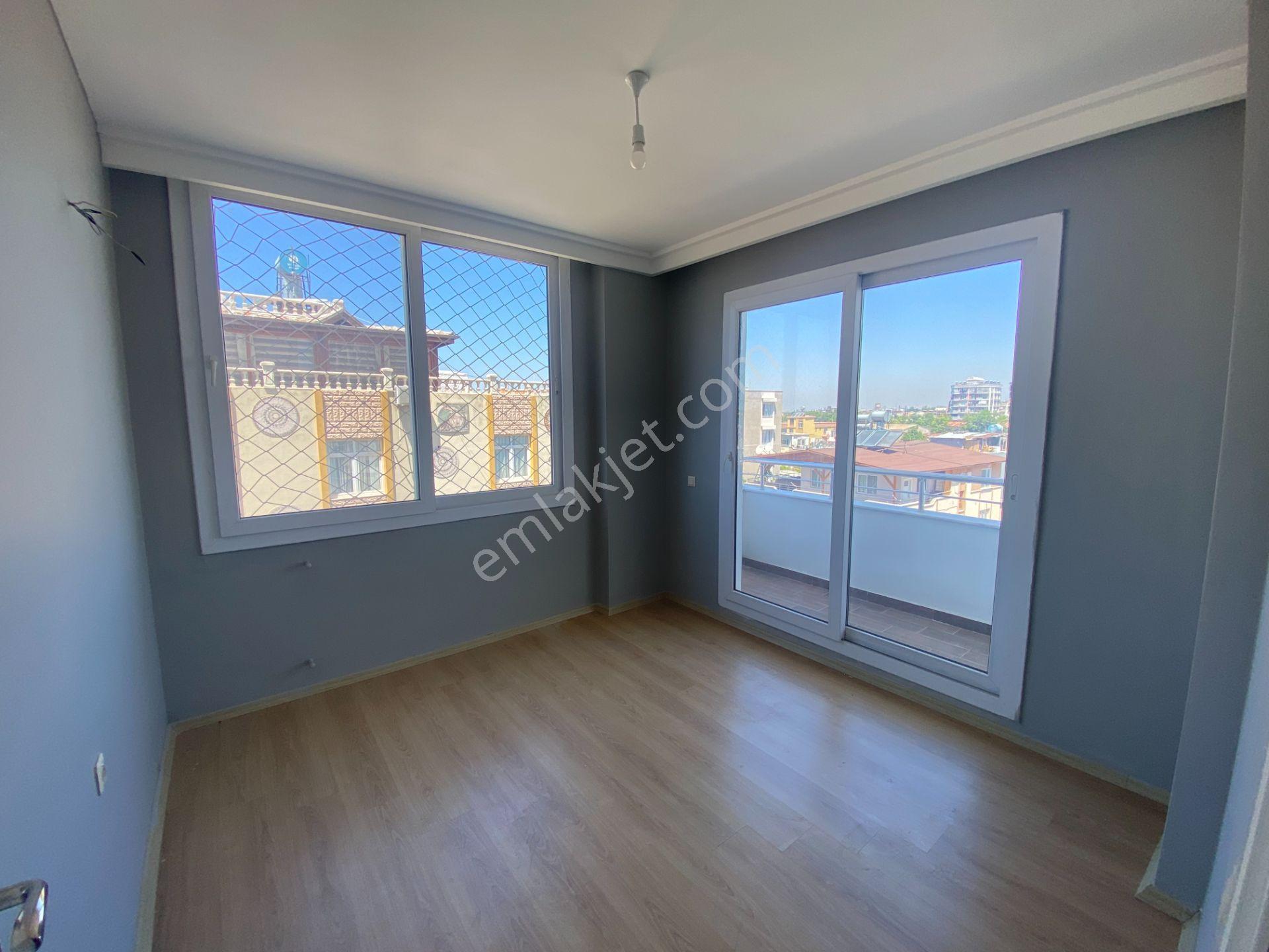 Karataş Caddesinde 3+1 165 M2 Çift Banyo İskanlı Hasarsız Daire - Görsel 11