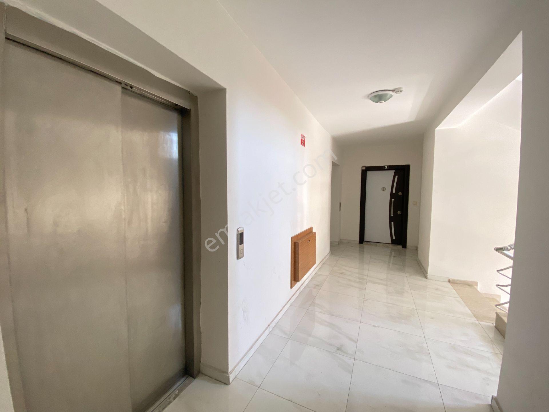 Karataş Caddesinde 3+1 165 M2 Çift Banyo İskanlı Hasarsız Daire - Görsel 21