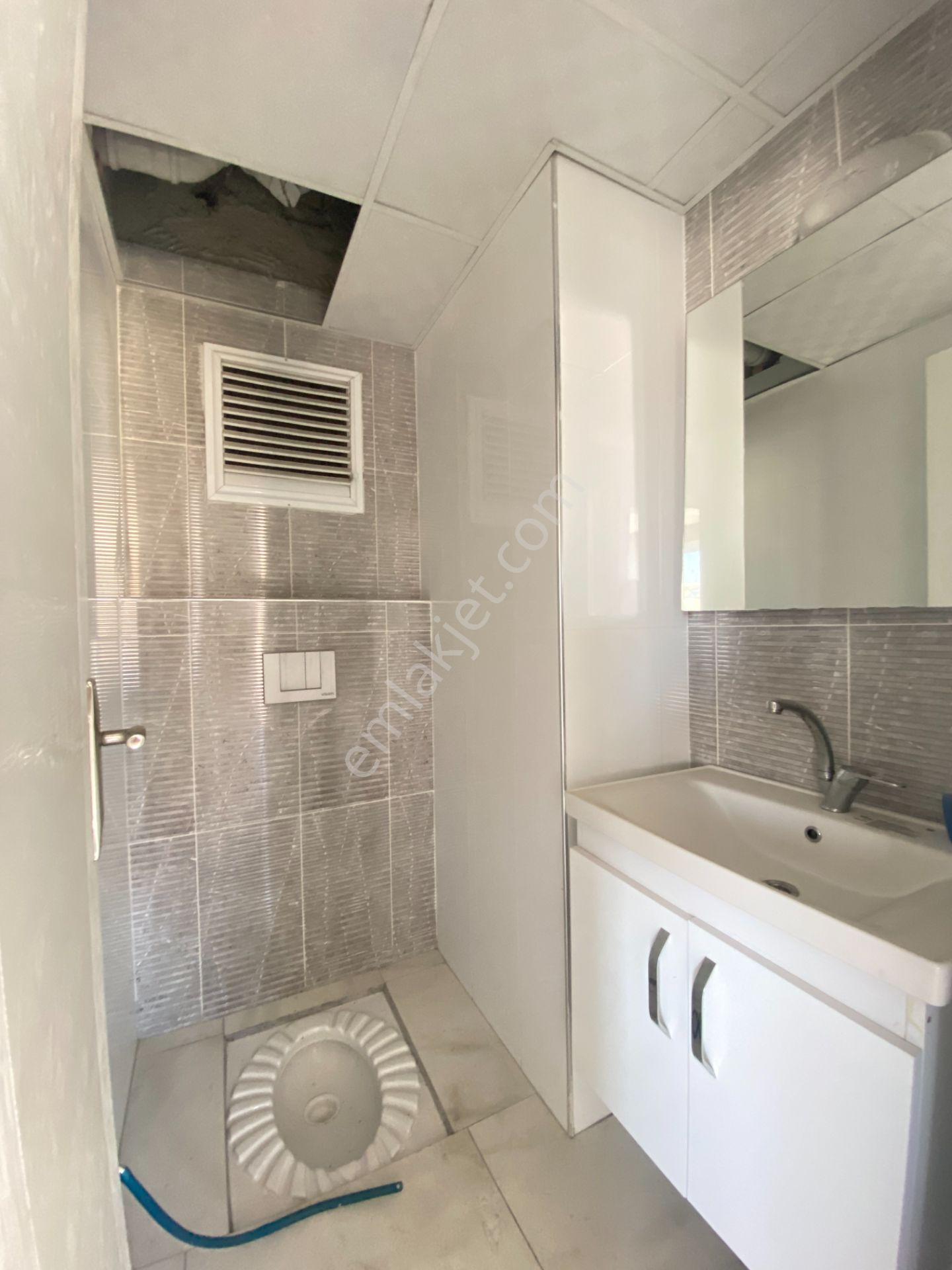 Karataş Caddesinde 3+1 165 M2 Çift Banyo İskanlı Hasarsız Daire - Görsel 8